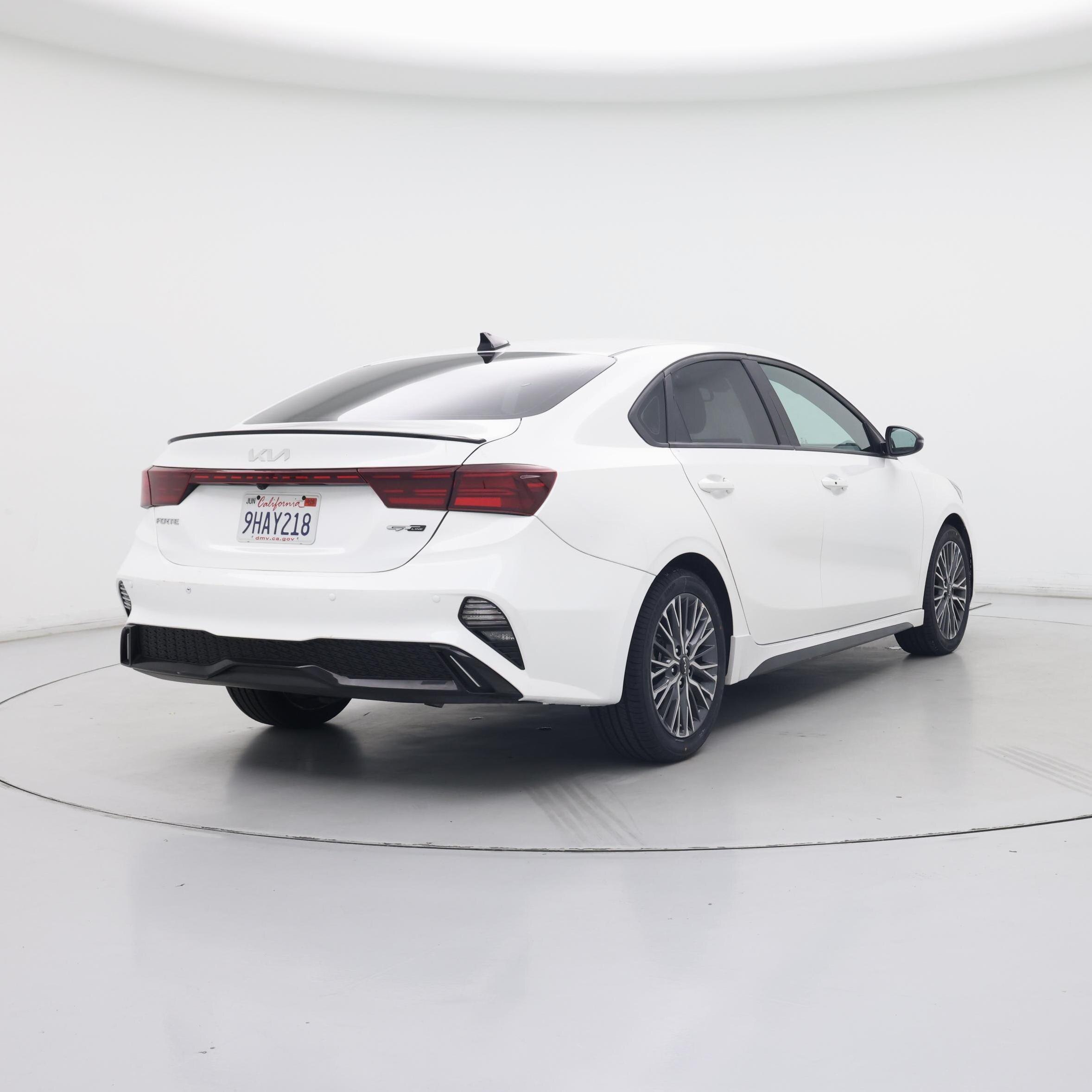Thumbnail: 2023 Kia Forte - 8