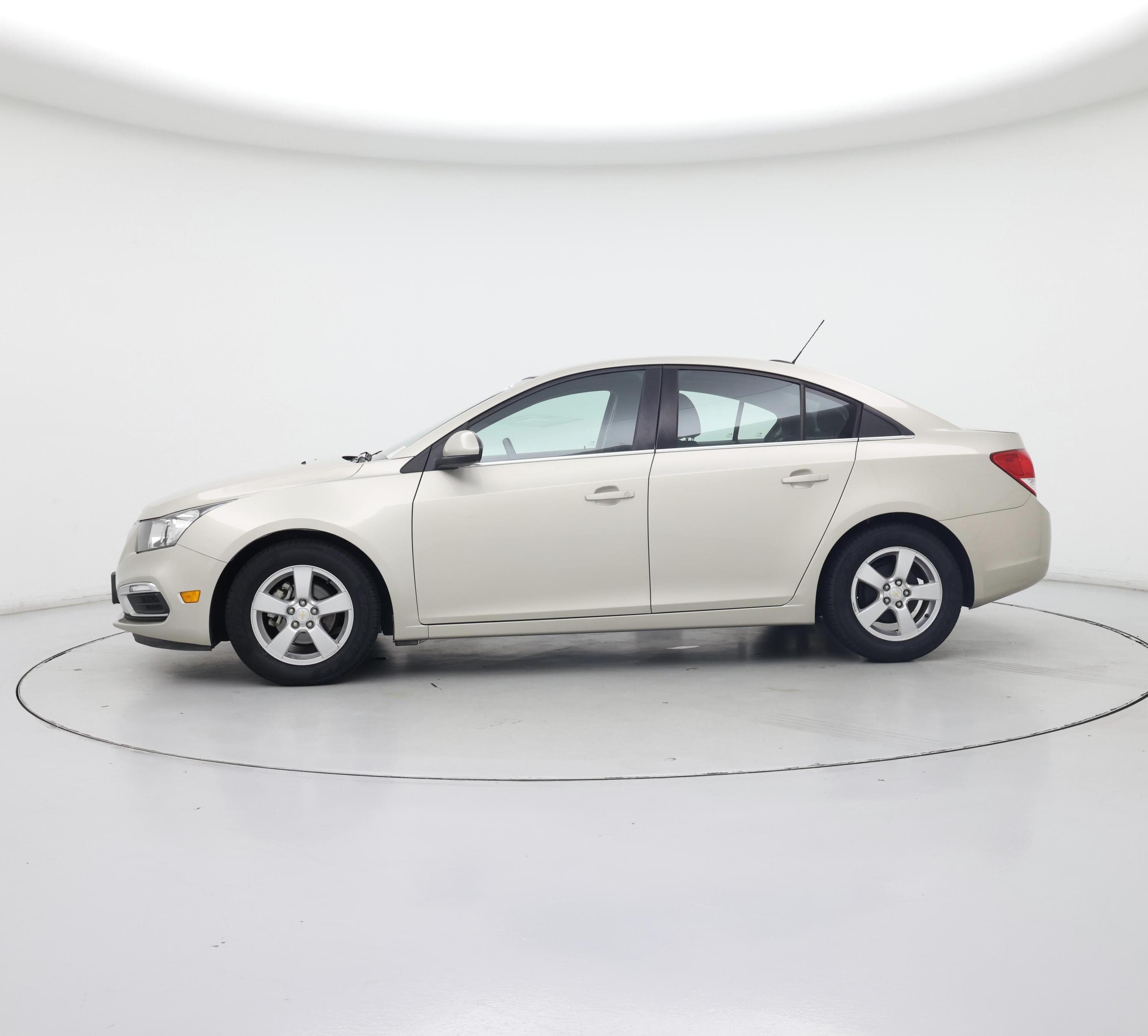 Thumbnail: 2016 Chevrolet Cruze - 3