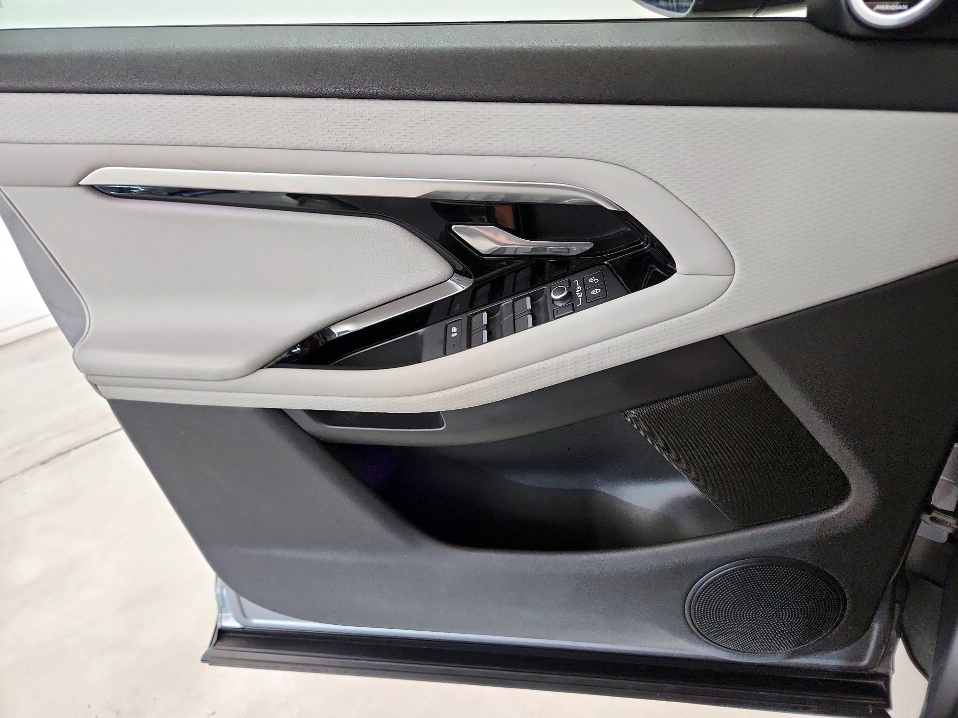 Thumbnail: 2020 Land Rover Range Rover Evoque - 12