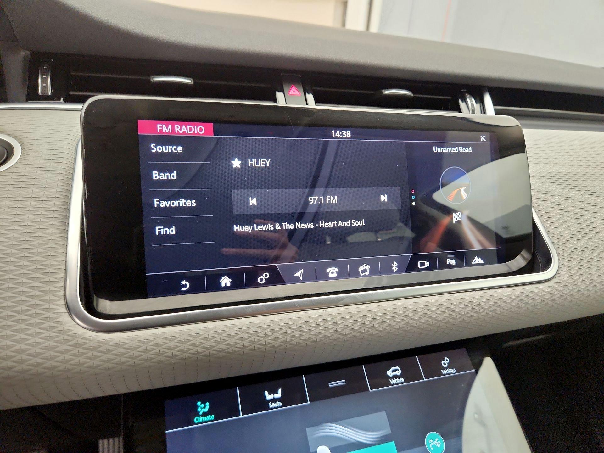 Thumbnail: 2020 Land Rover Range Rover Evoque - 15