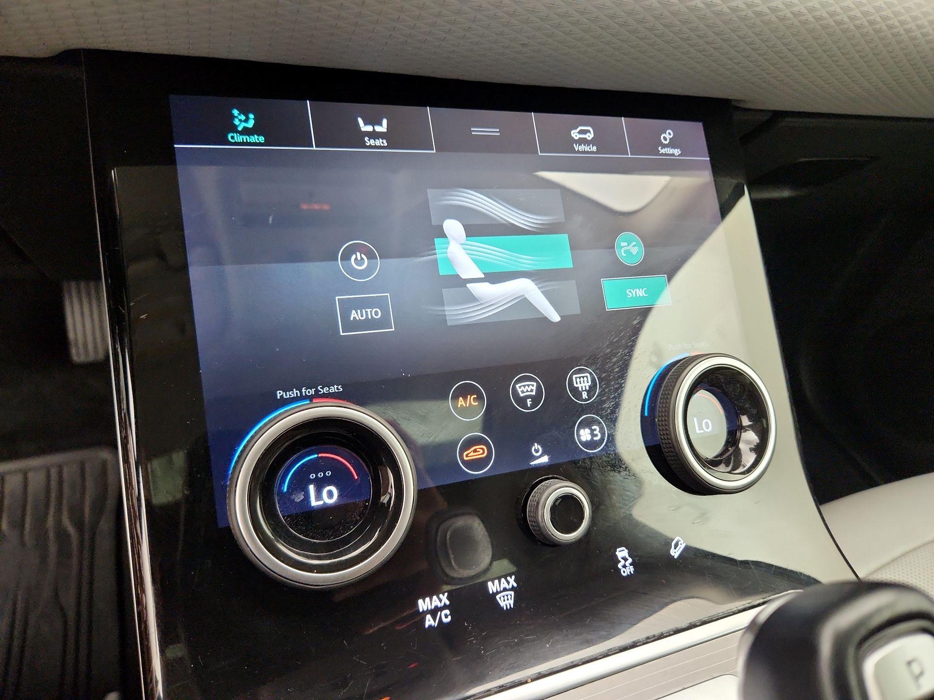 Thumbnail: 2020 Land Rover Range Rover Evoque - 16