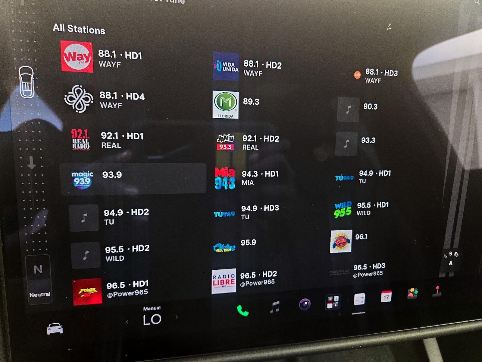 2022 Tesla Model X Long Range - Photo 16