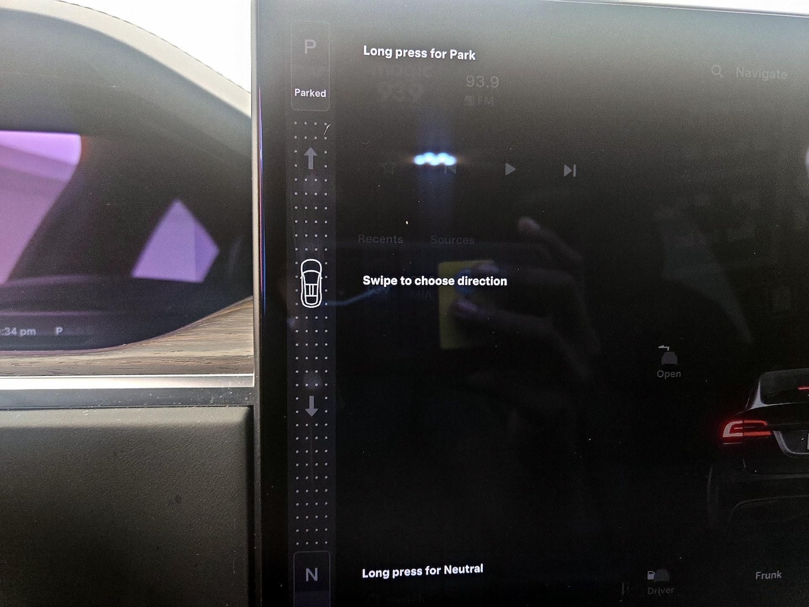 2022 Tesla Model X Long Range - Photo 18