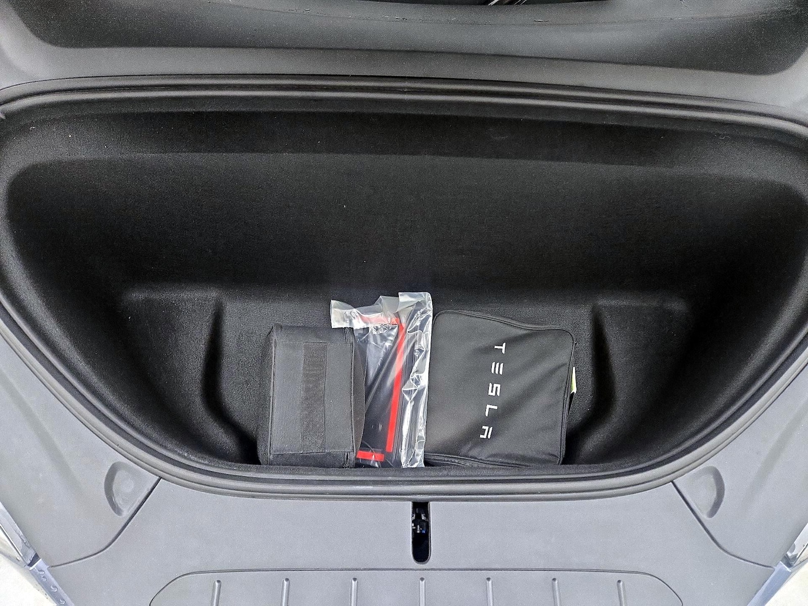 2022 Tesla Model X Long Range - Photo 23