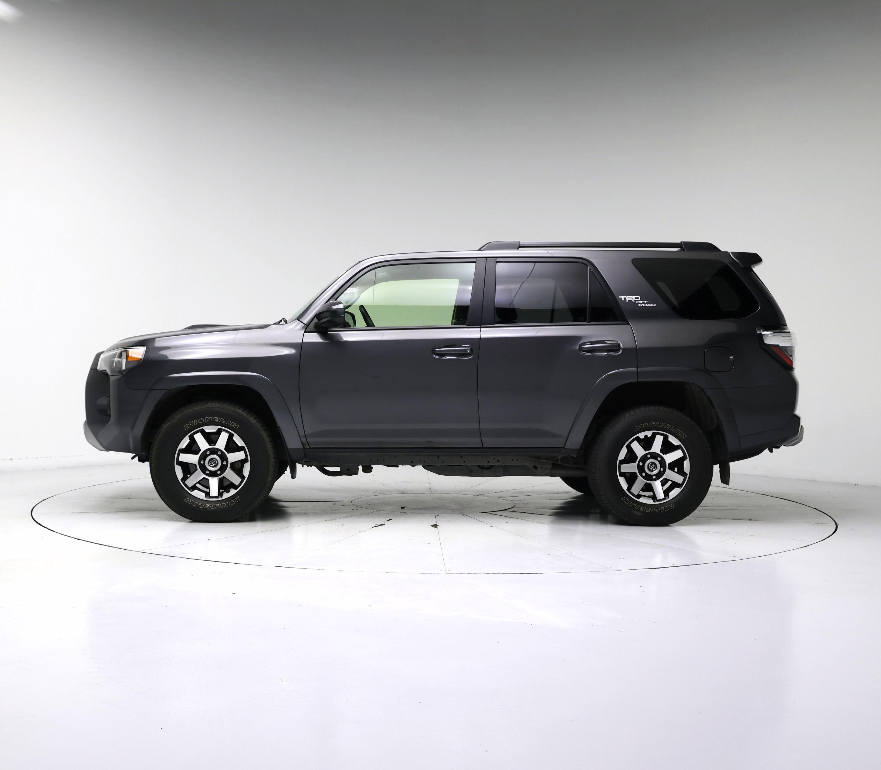 Thumbnail: 2019 Toyota 4Runner - 3