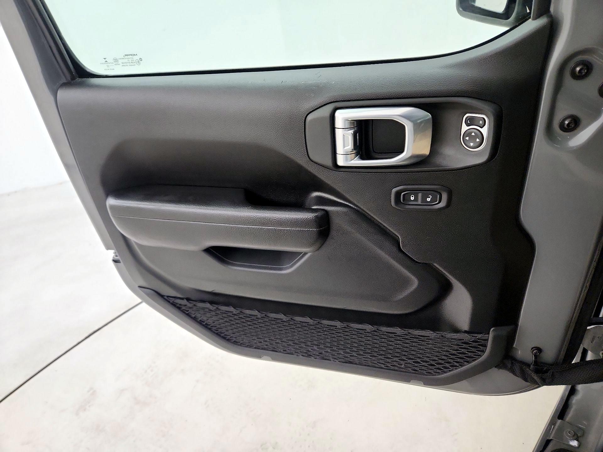 Thumbnail: 2022 Jeep Gladiator - 12