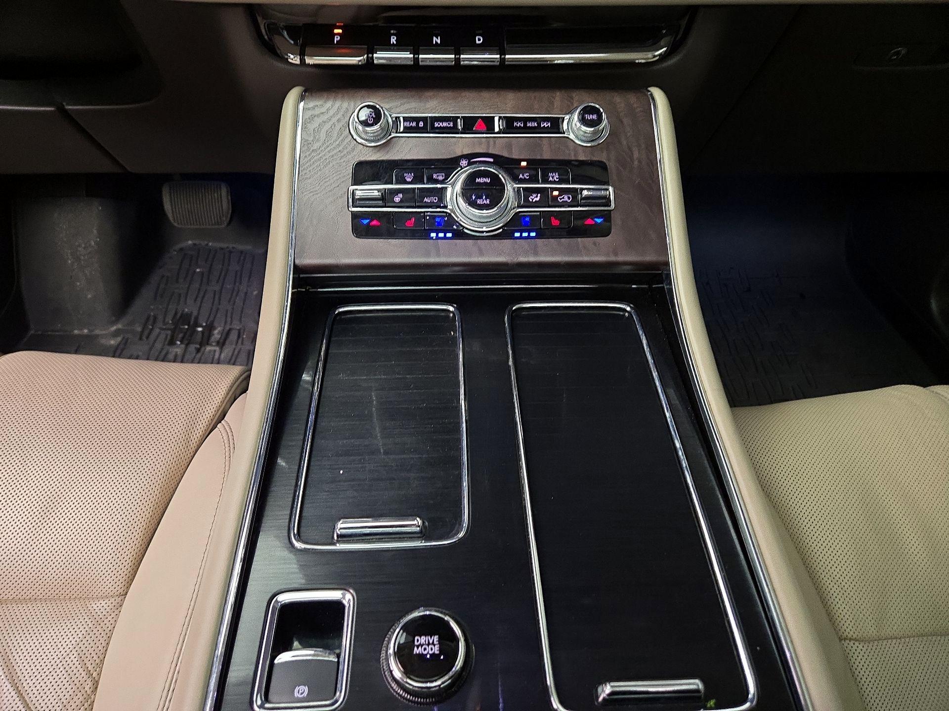 Thumbnail: 2021 Lincoln Aviator - 18