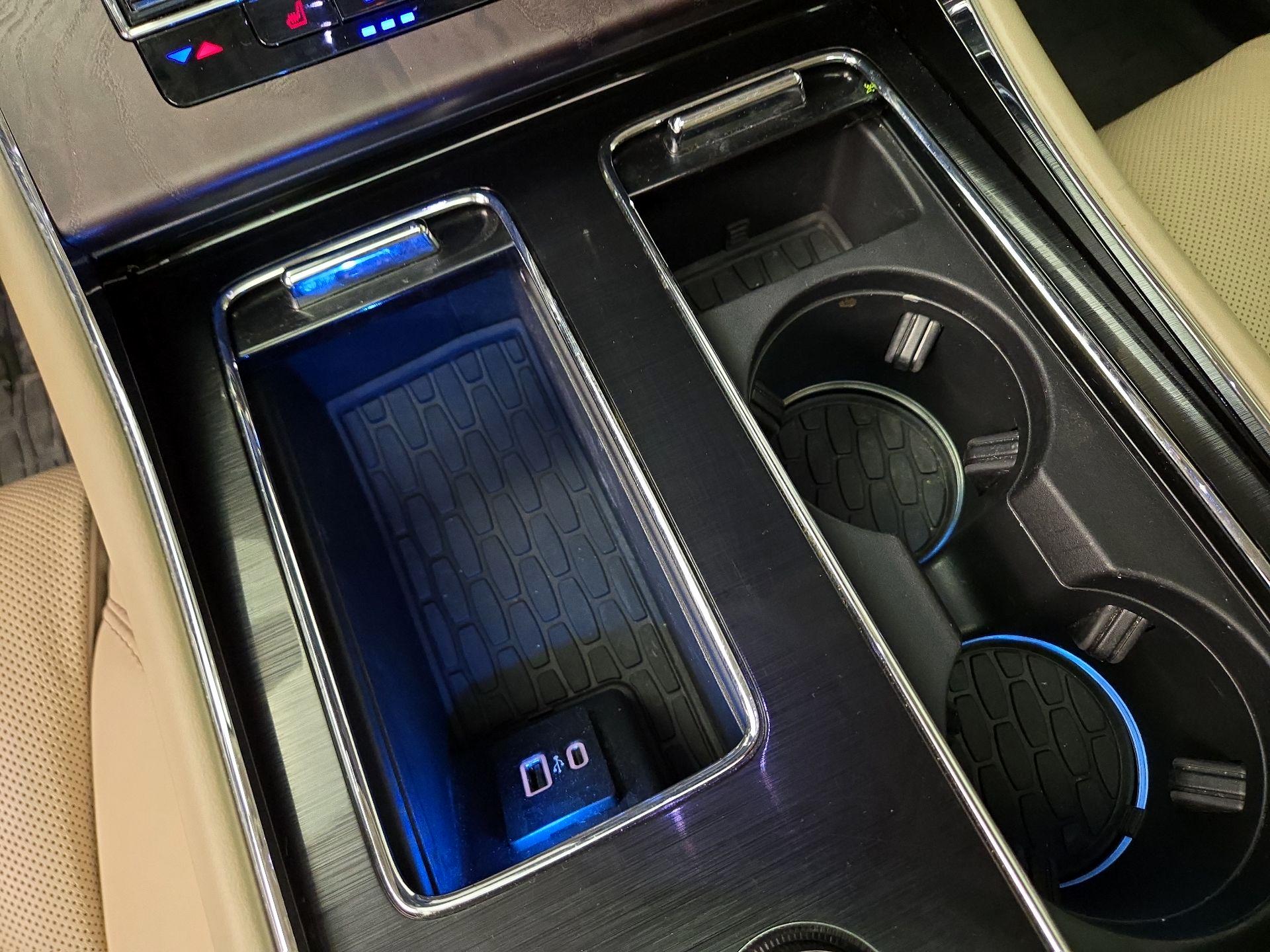 Thumbnail: 2021 Lincoln Aviator - 19
