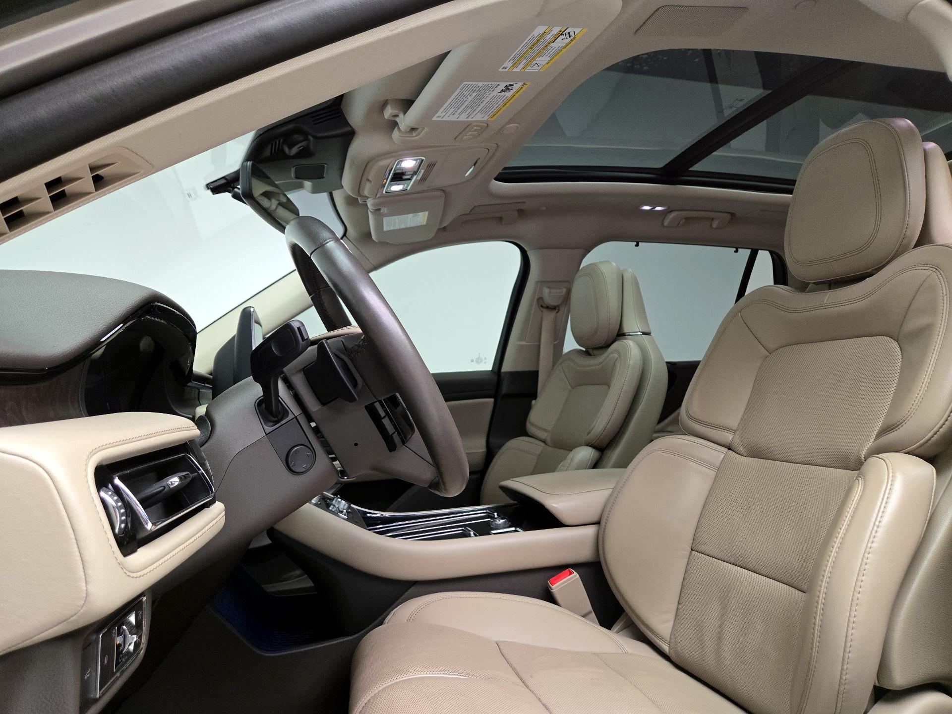 Thumbnail: 2021 Lincoln Aviator - 20