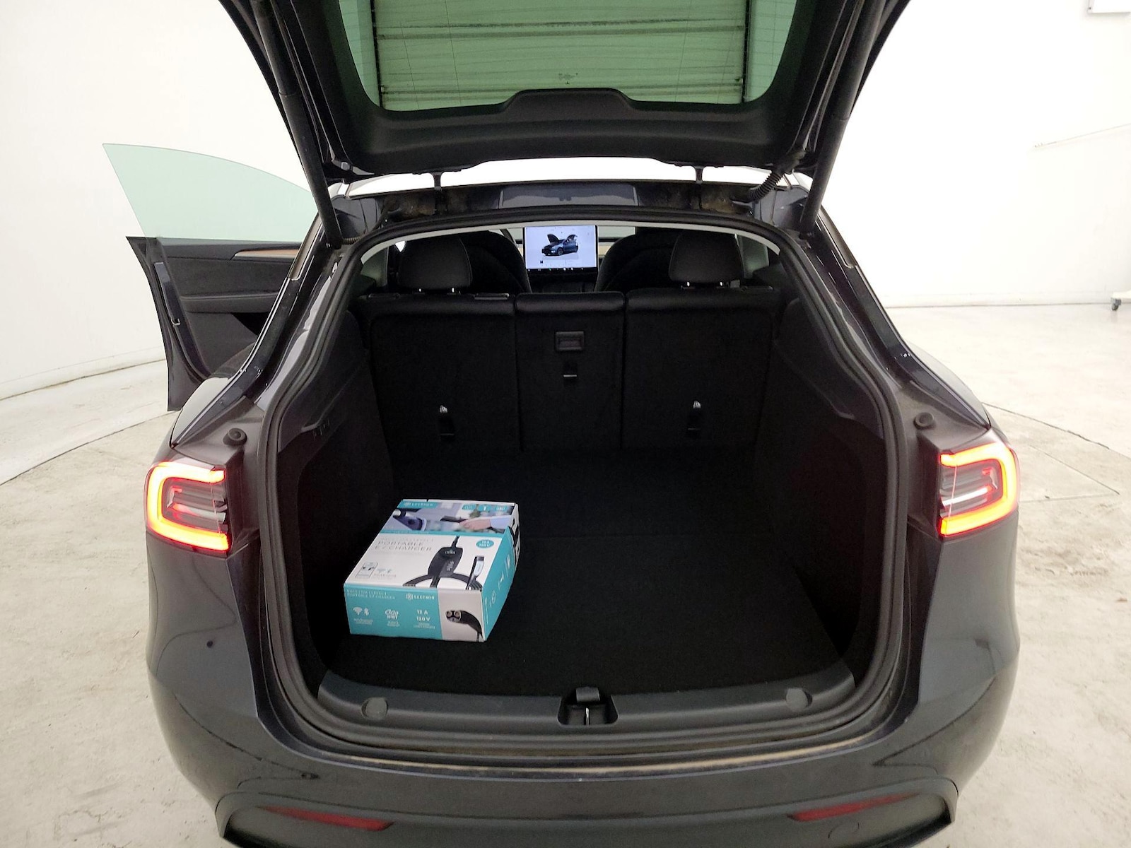 2024 Tesla Model Y Long Range - Photo 18