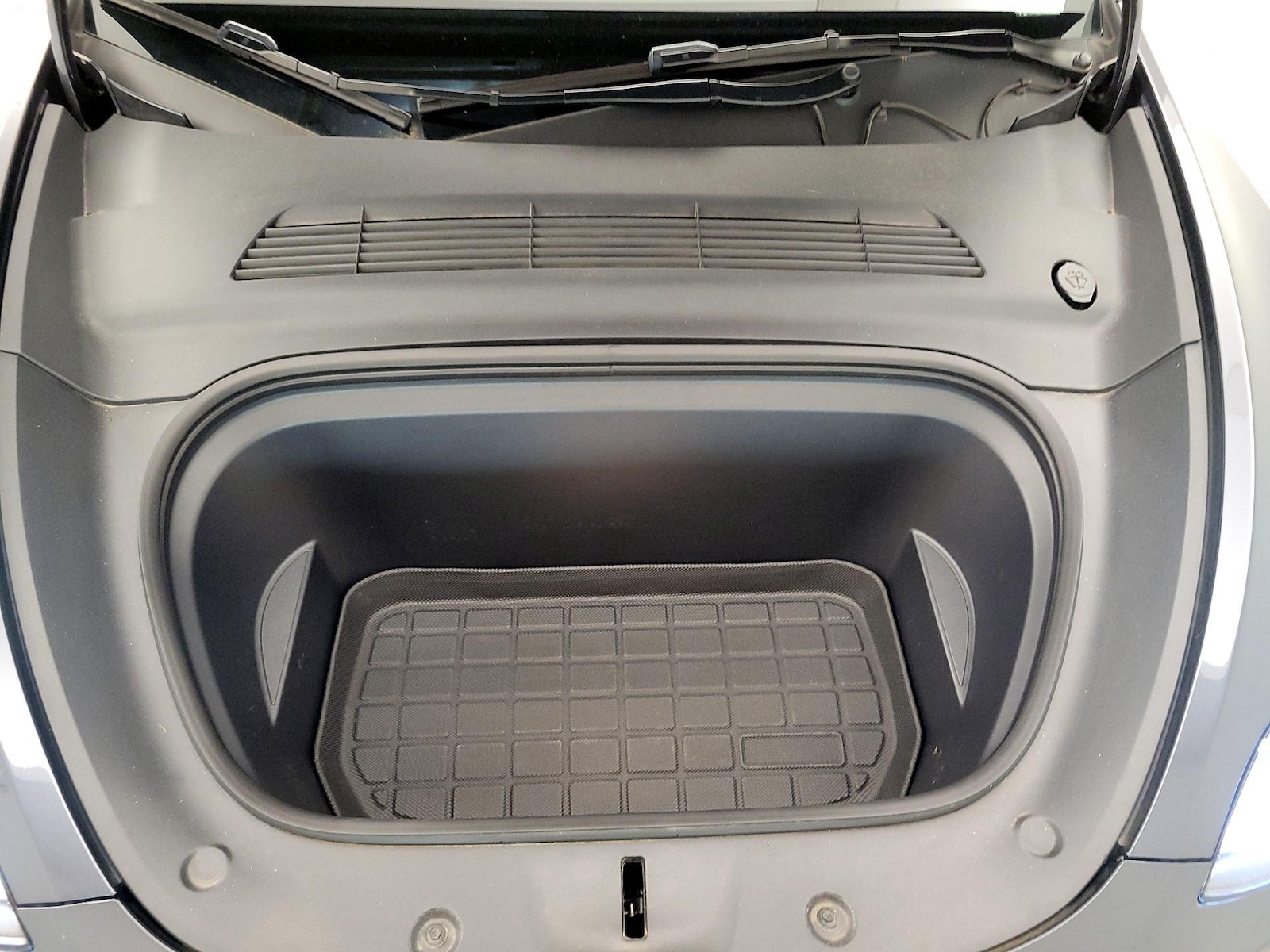 2024 Tesla Model Y Long Range - Photo 19