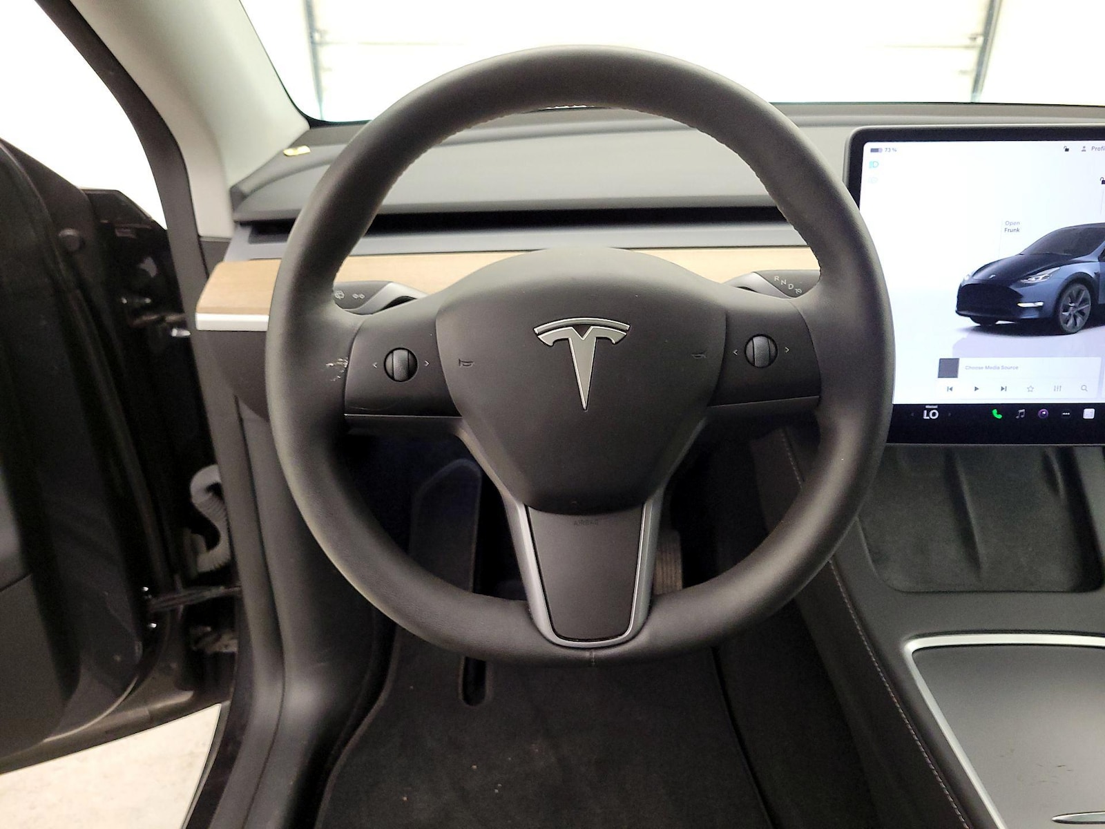 2024 Tesla Model Y Long Range - Photo 9