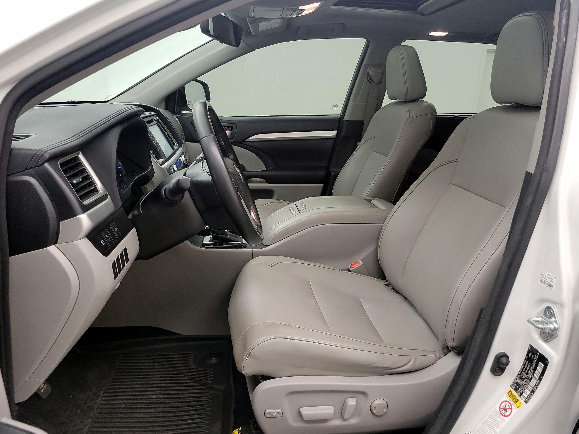 Thumbnail: 2017 Toyota Highlander - 11