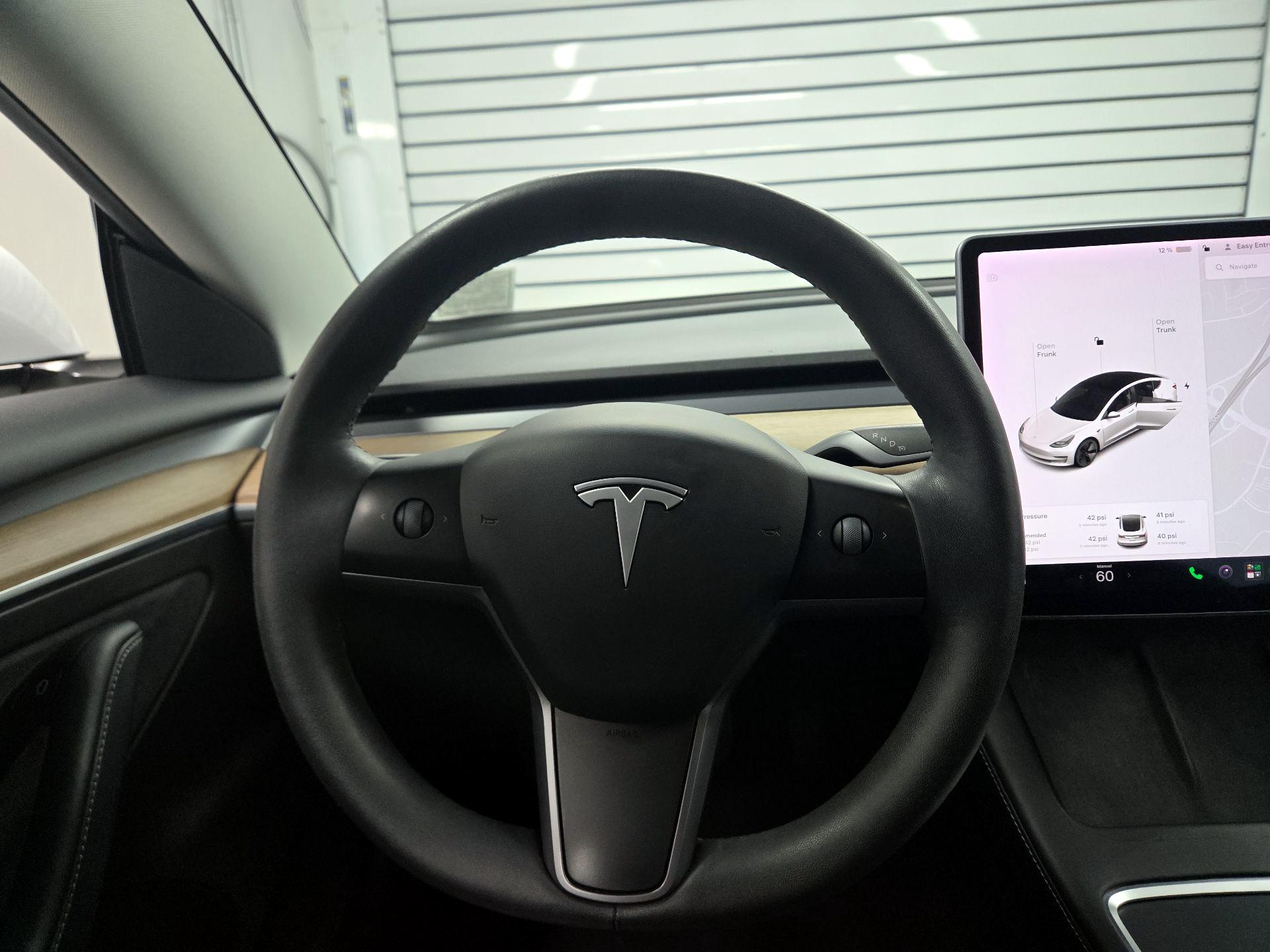 Thumbnail: 2022 Tesla Model 3 - 10