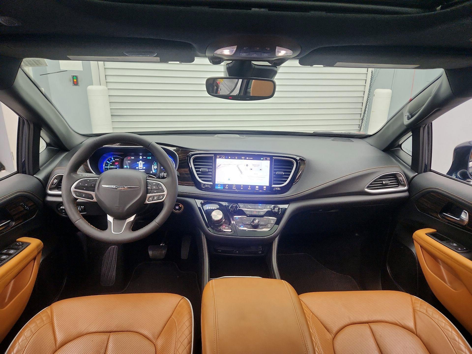 Thumbnail: 2022 Chrysler Pacifica - 9