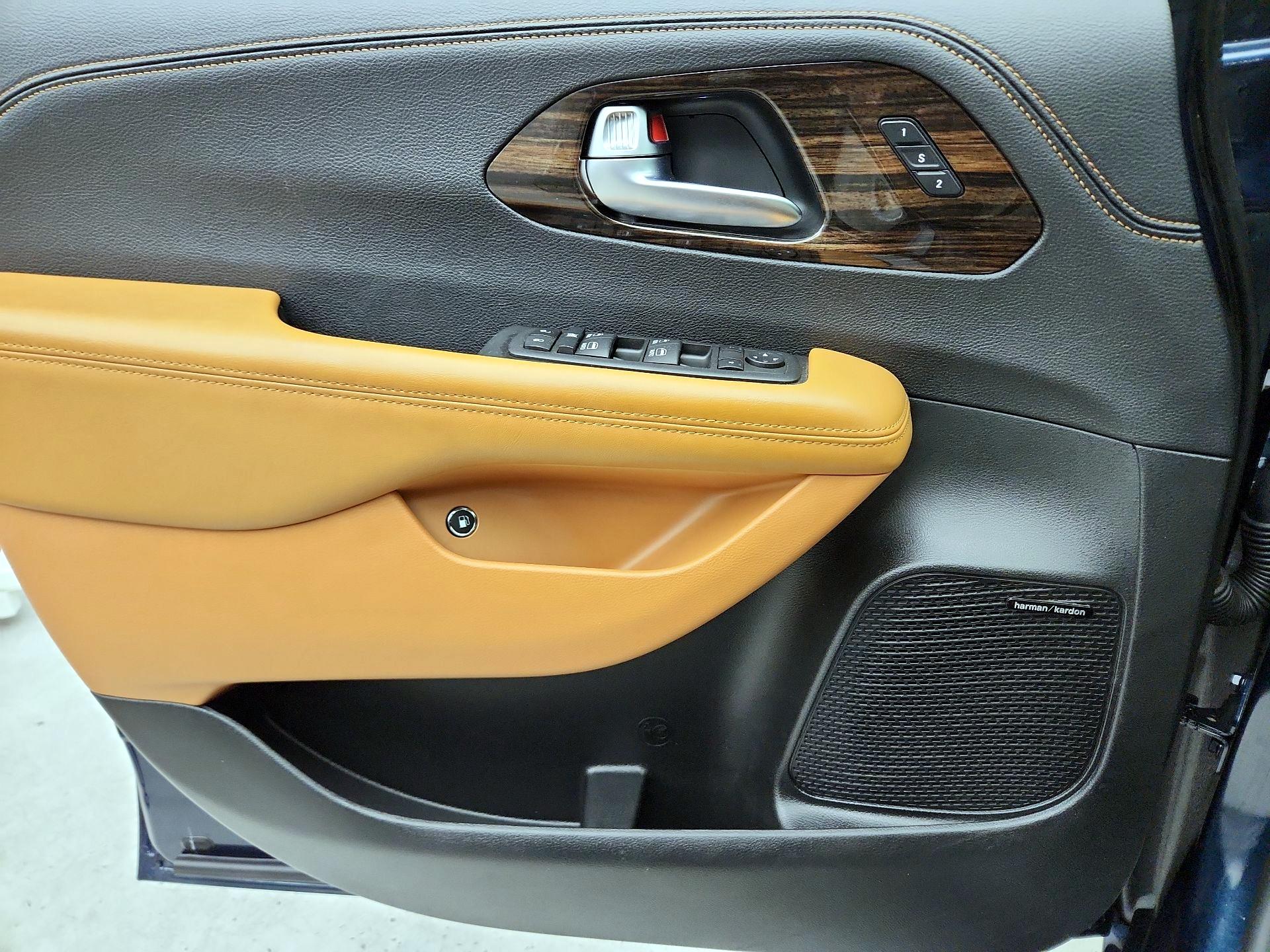 Thumbnail: 2022 Chrysler Pacifica - 12