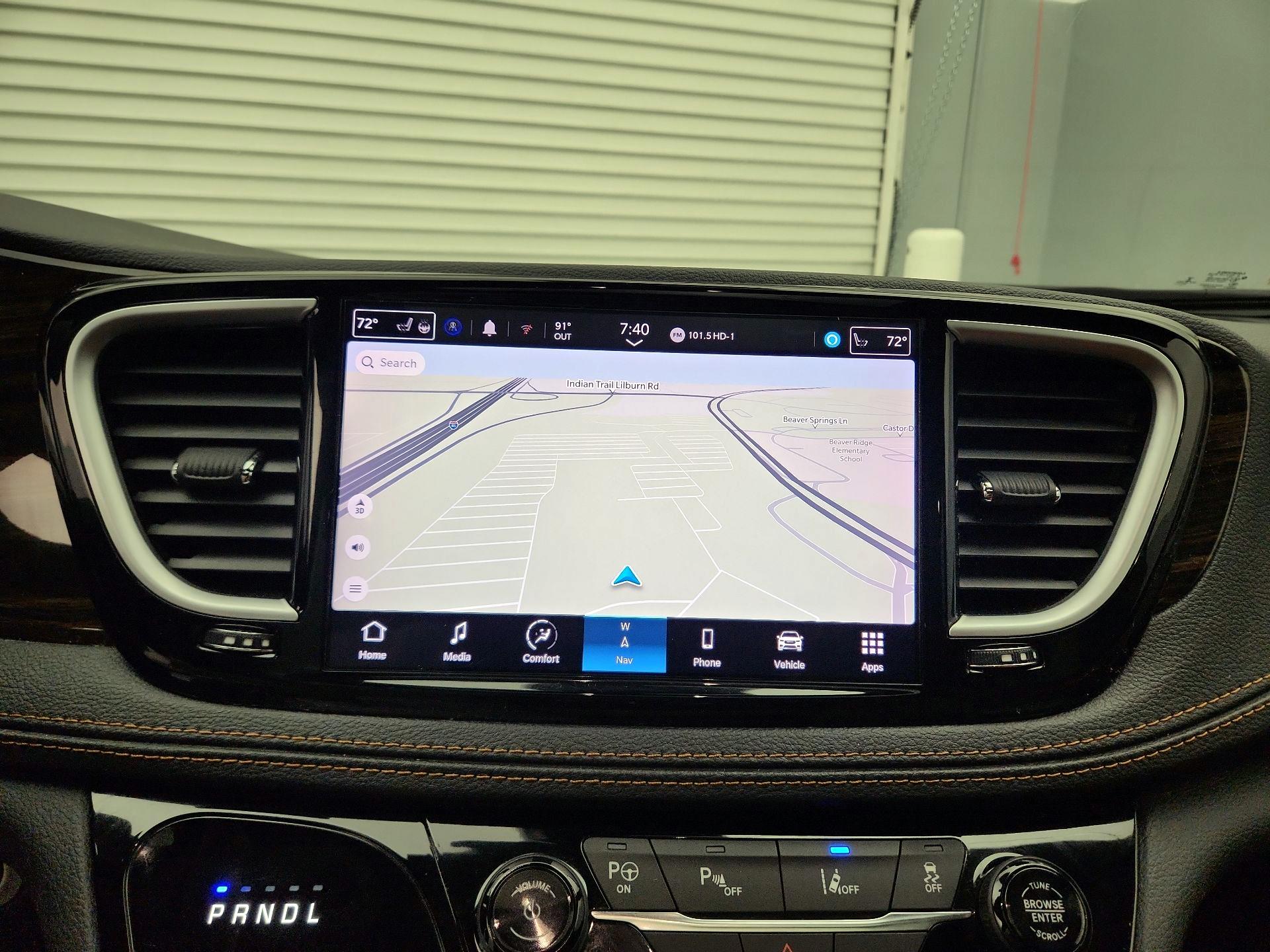 Thumbnail: 2022 Chrysler Pacifica - 14