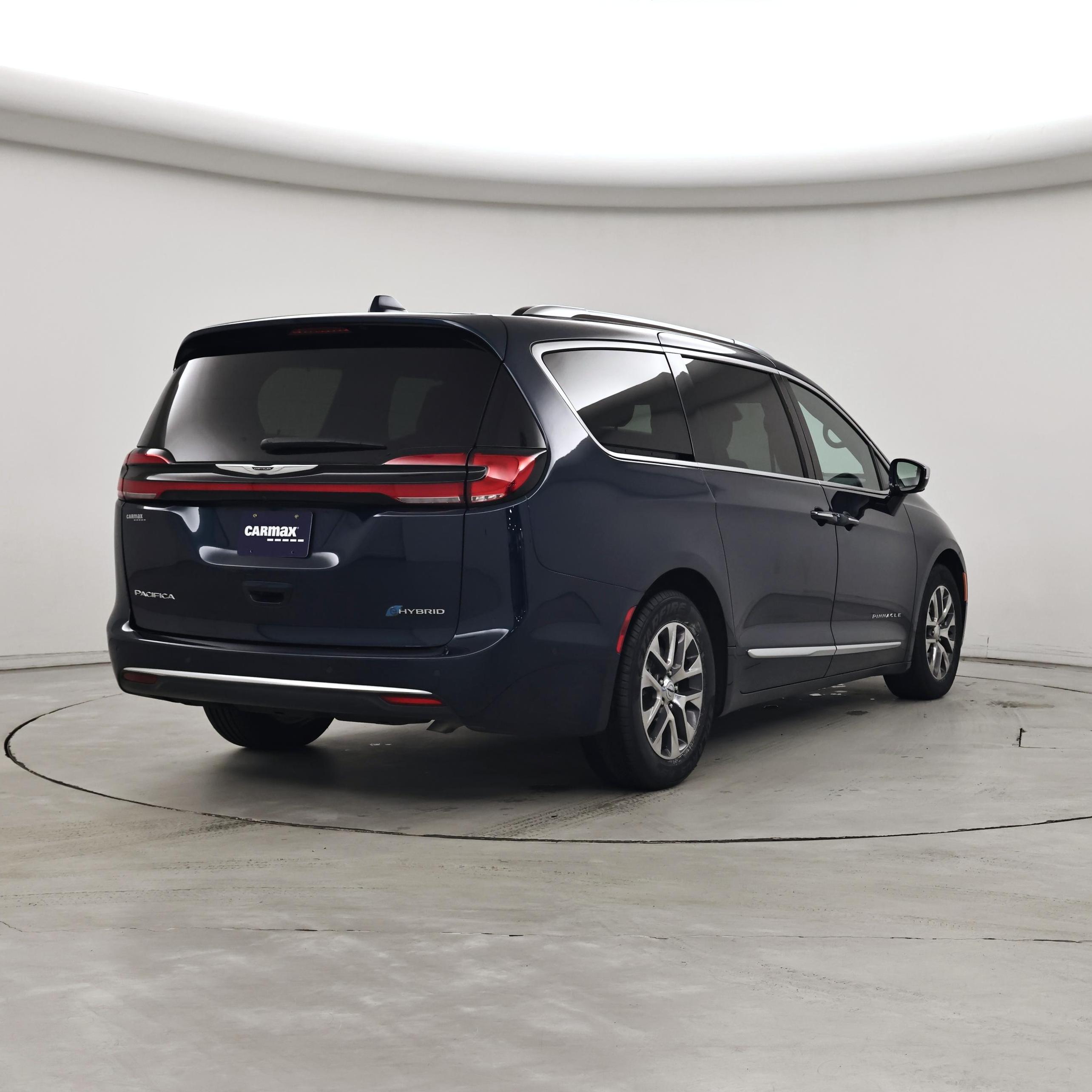 Thumbnail: 2022 Chrysler Pacifica - 8