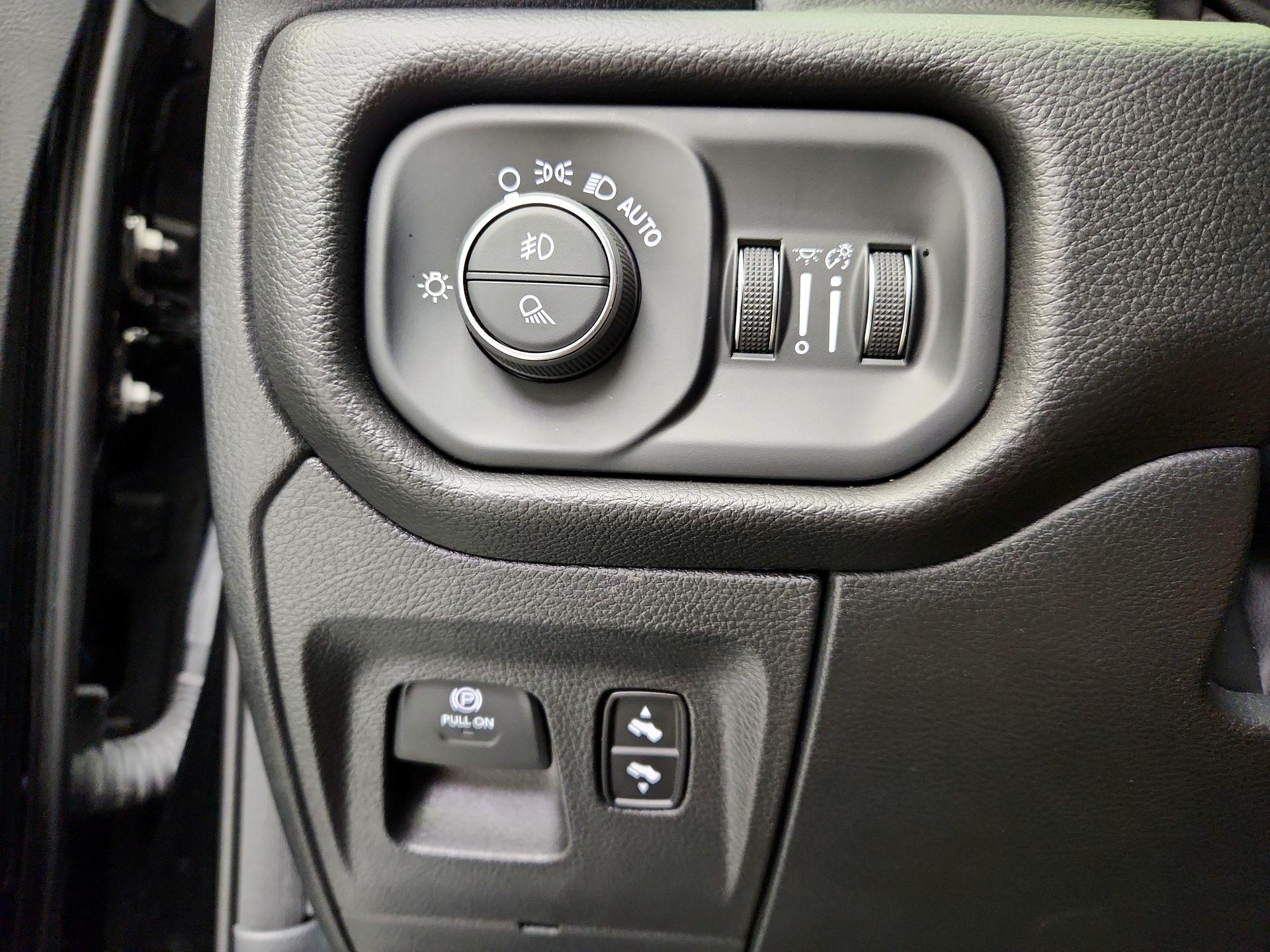 Thumbnail: 2025 RAM 1500 - 13