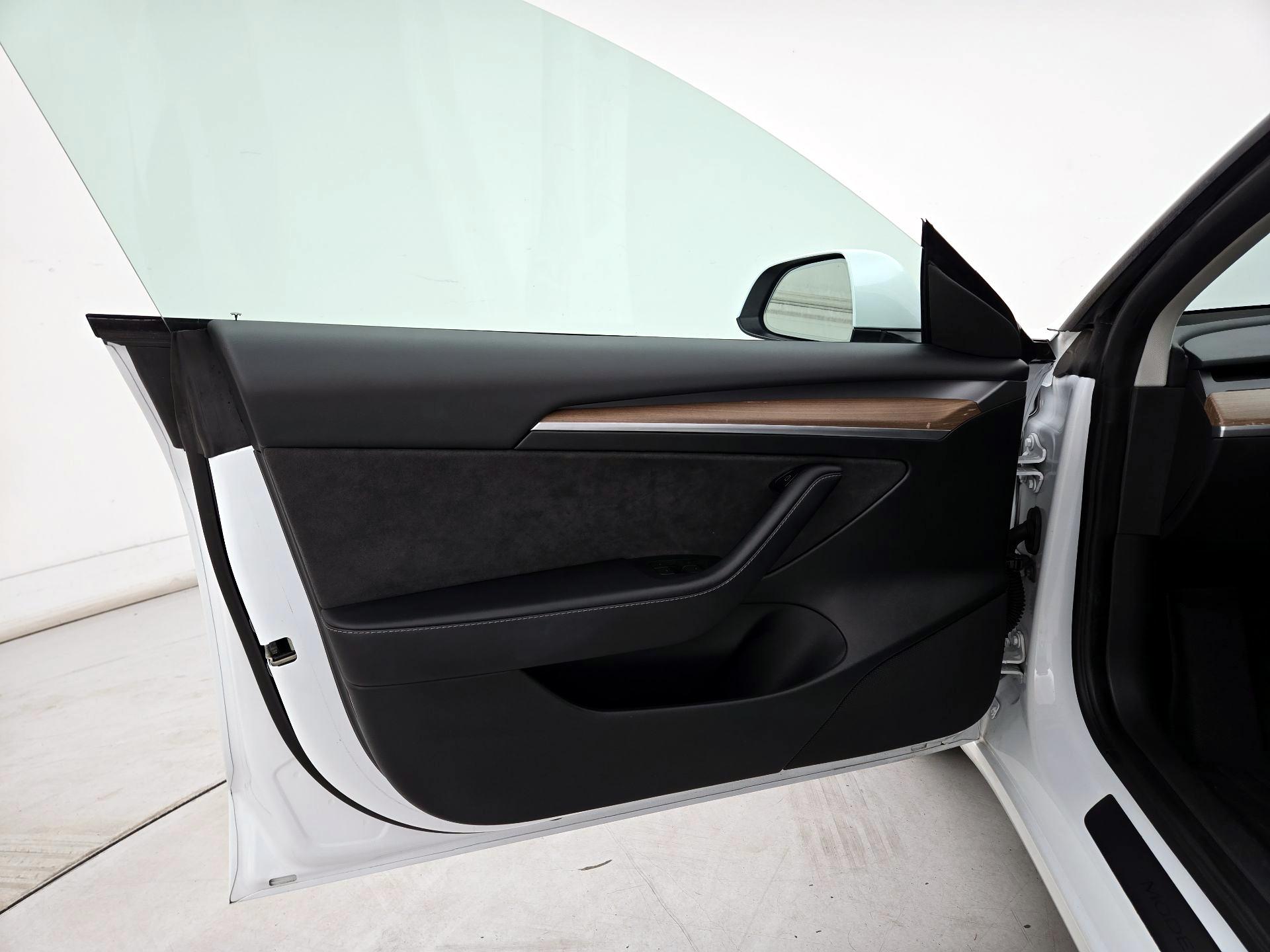 Thumbnail: 2023 Tesla Model 3 - 12