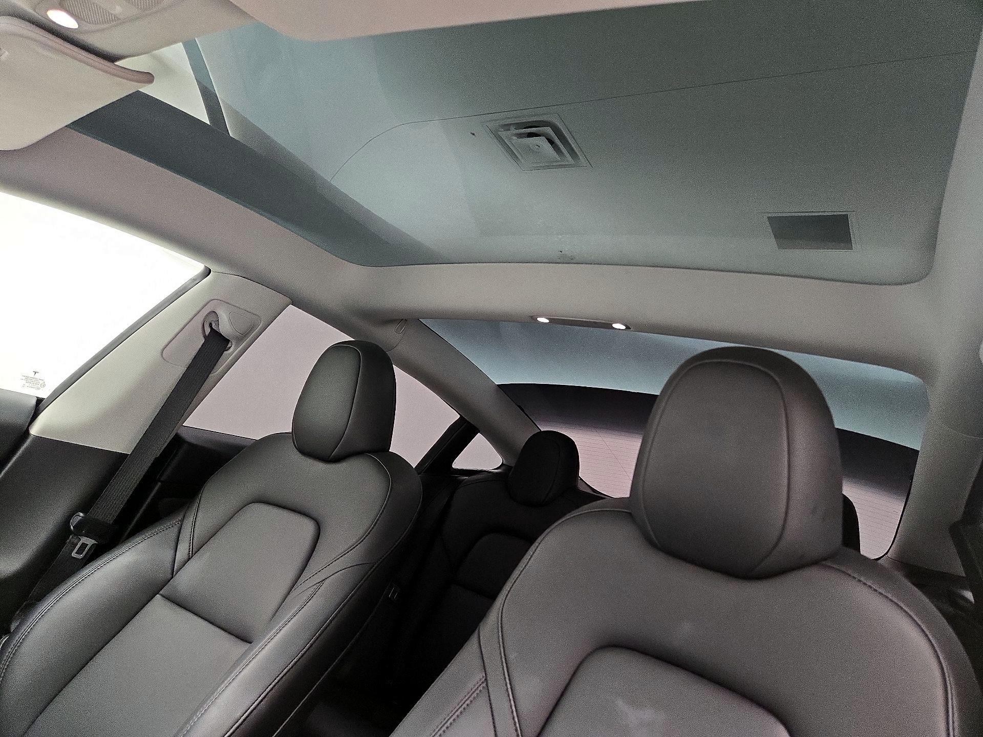 Thumbnail: 2023 Tesla Model 3 - 19