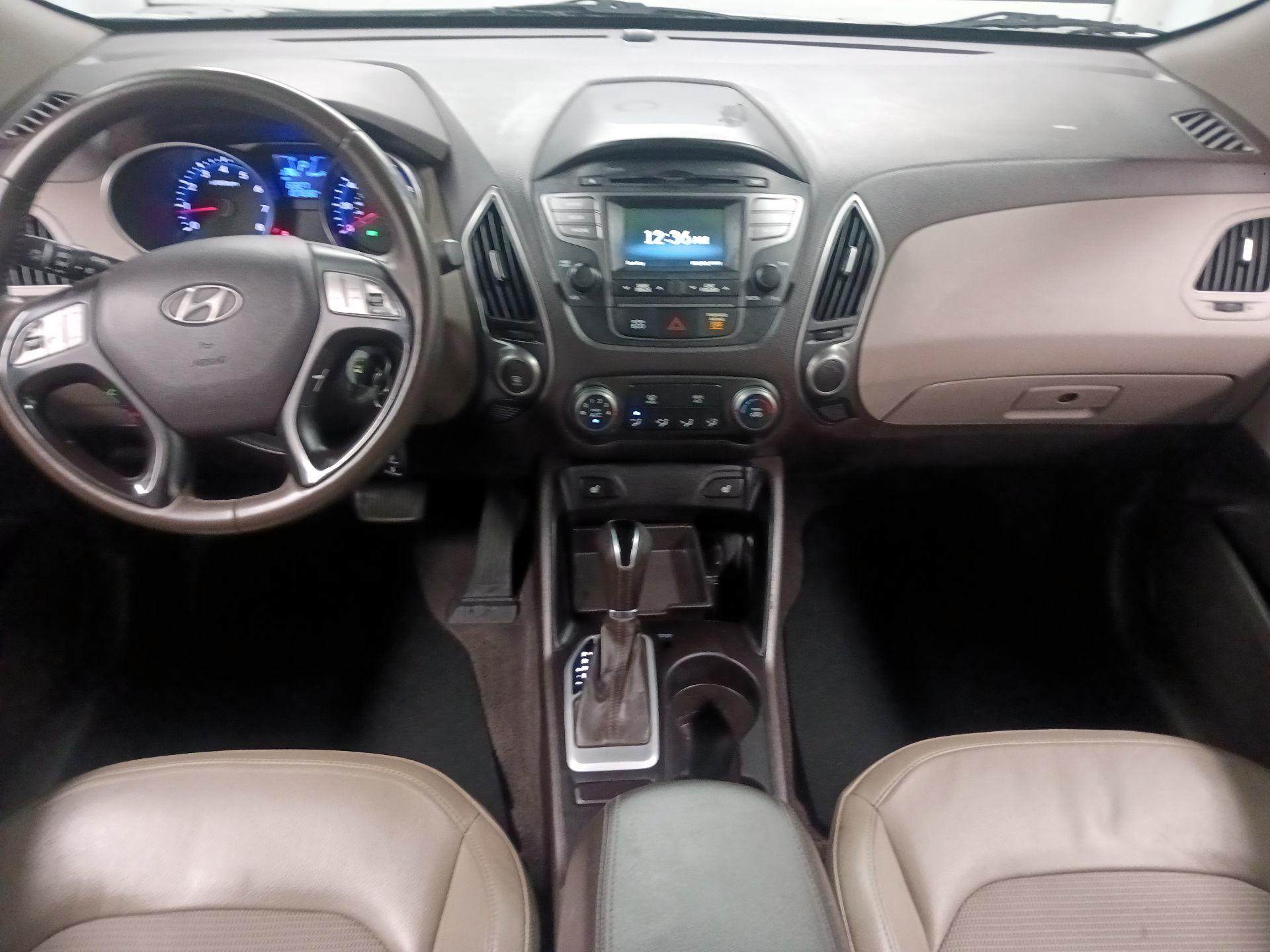 Thumbnail: 2015 Hyundai Tucson - 9