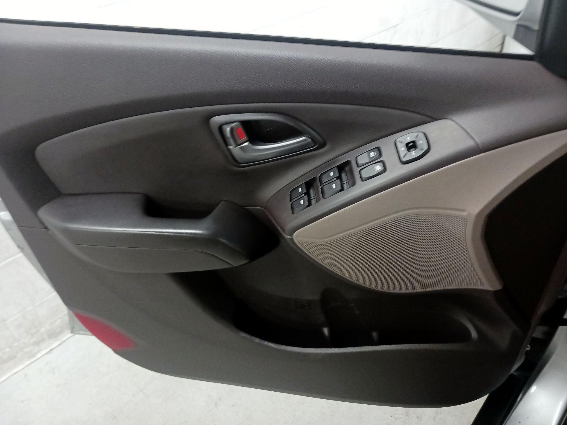 Thumbnail: 2015 Hyundai Tucson - 12
