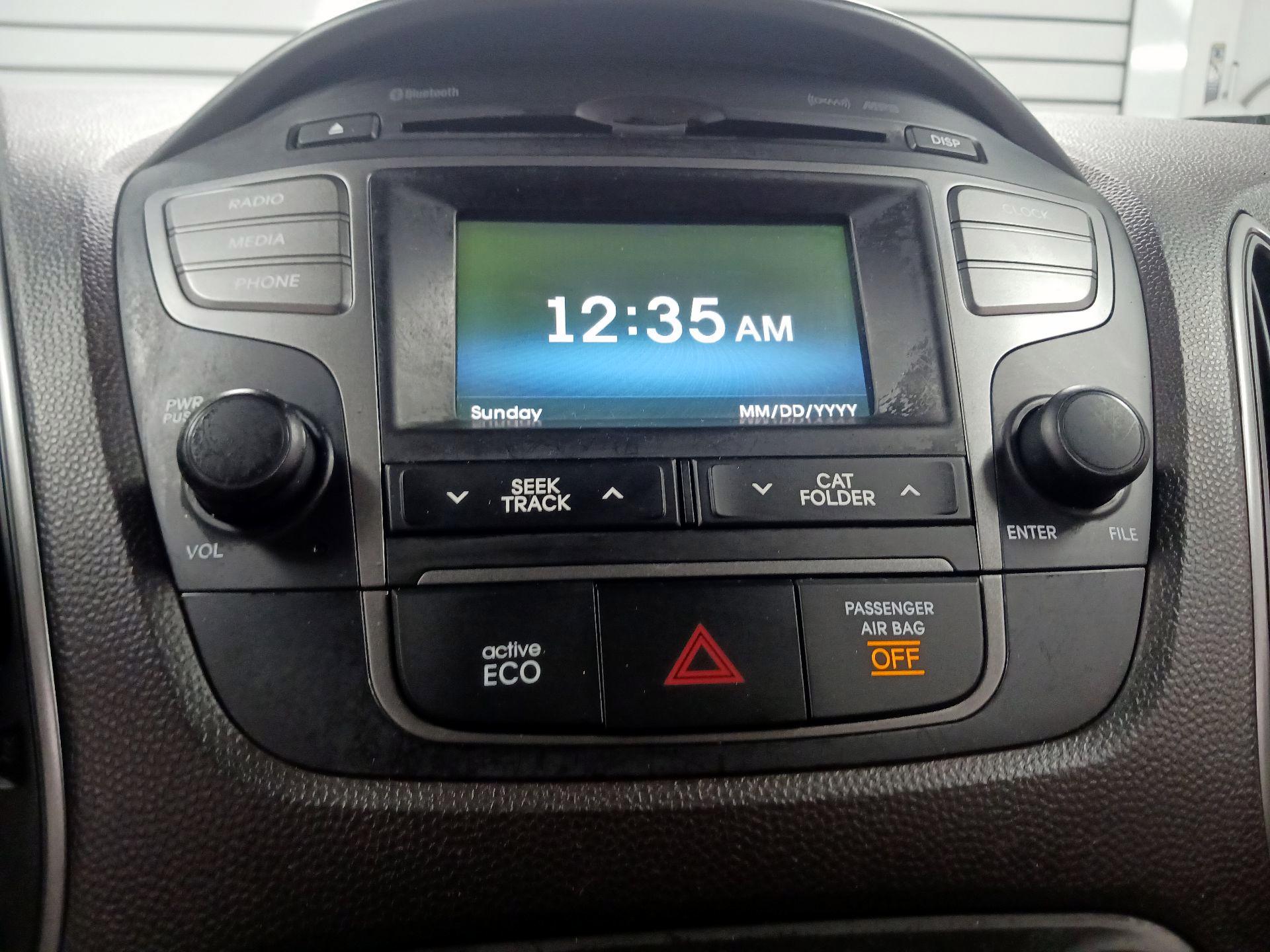 Thumbnail: 2015 Hyundai Tucson - 13