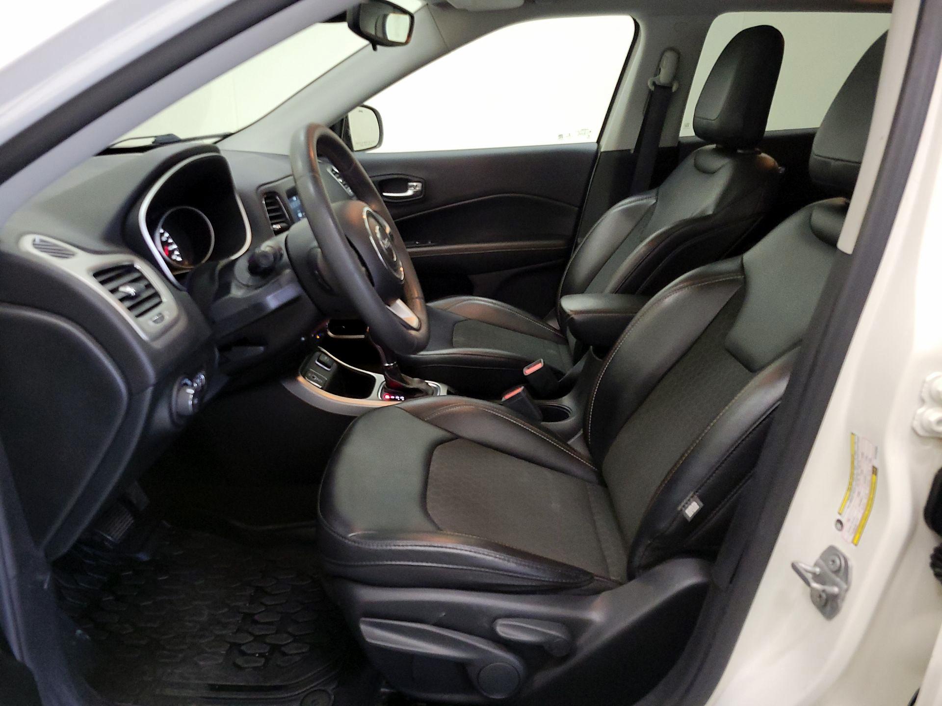 Thumbnail: 2021 Jeep Compass - 11