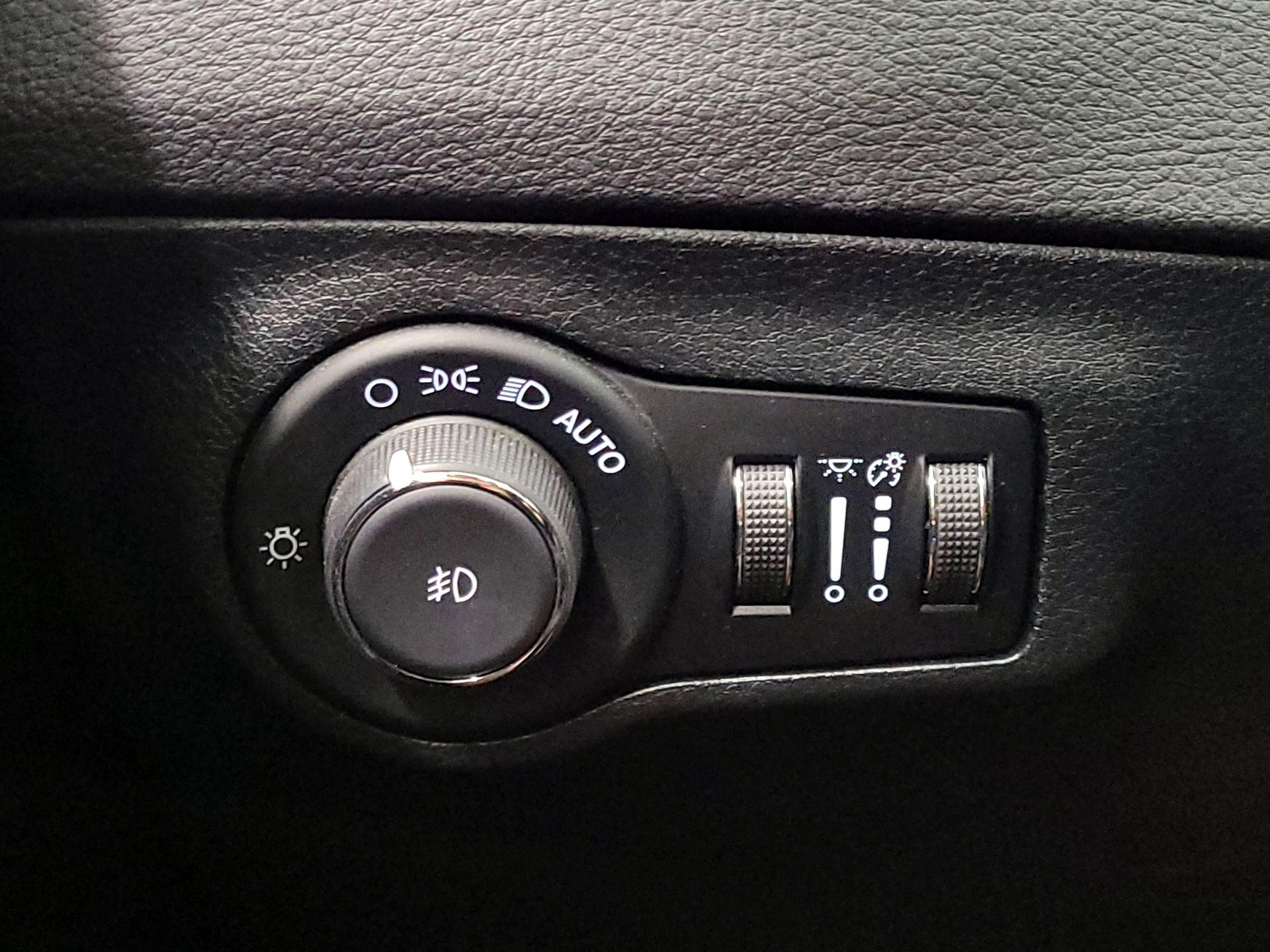 Thumbnail: 2021 Jeep Compass - 13