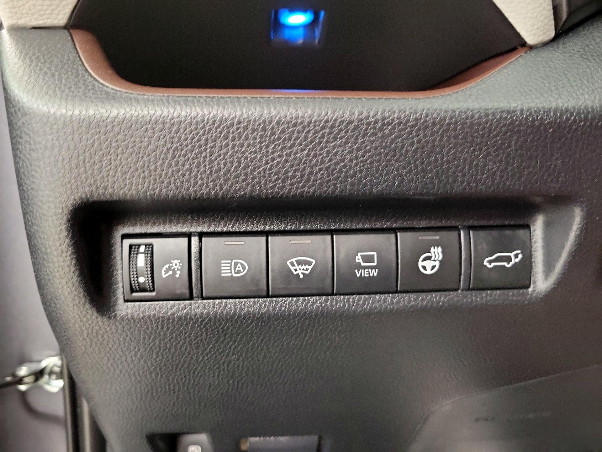 Thumbnail: 2019 Toyota RAV4 - 13
