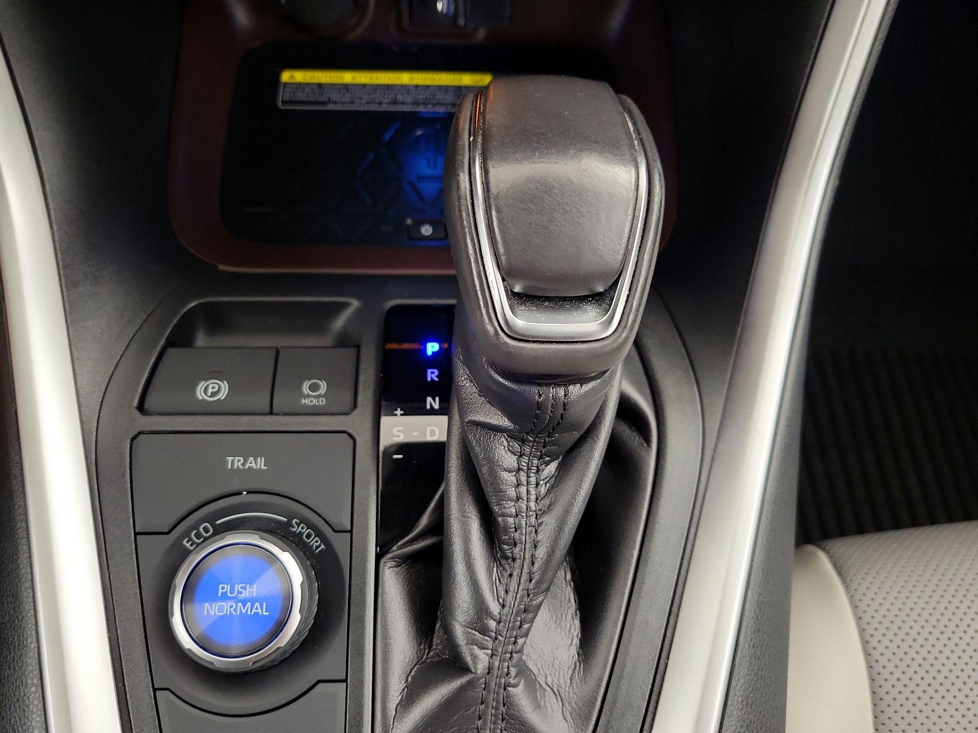 Thumbnail: 2019 Toyota RAV4 - 18