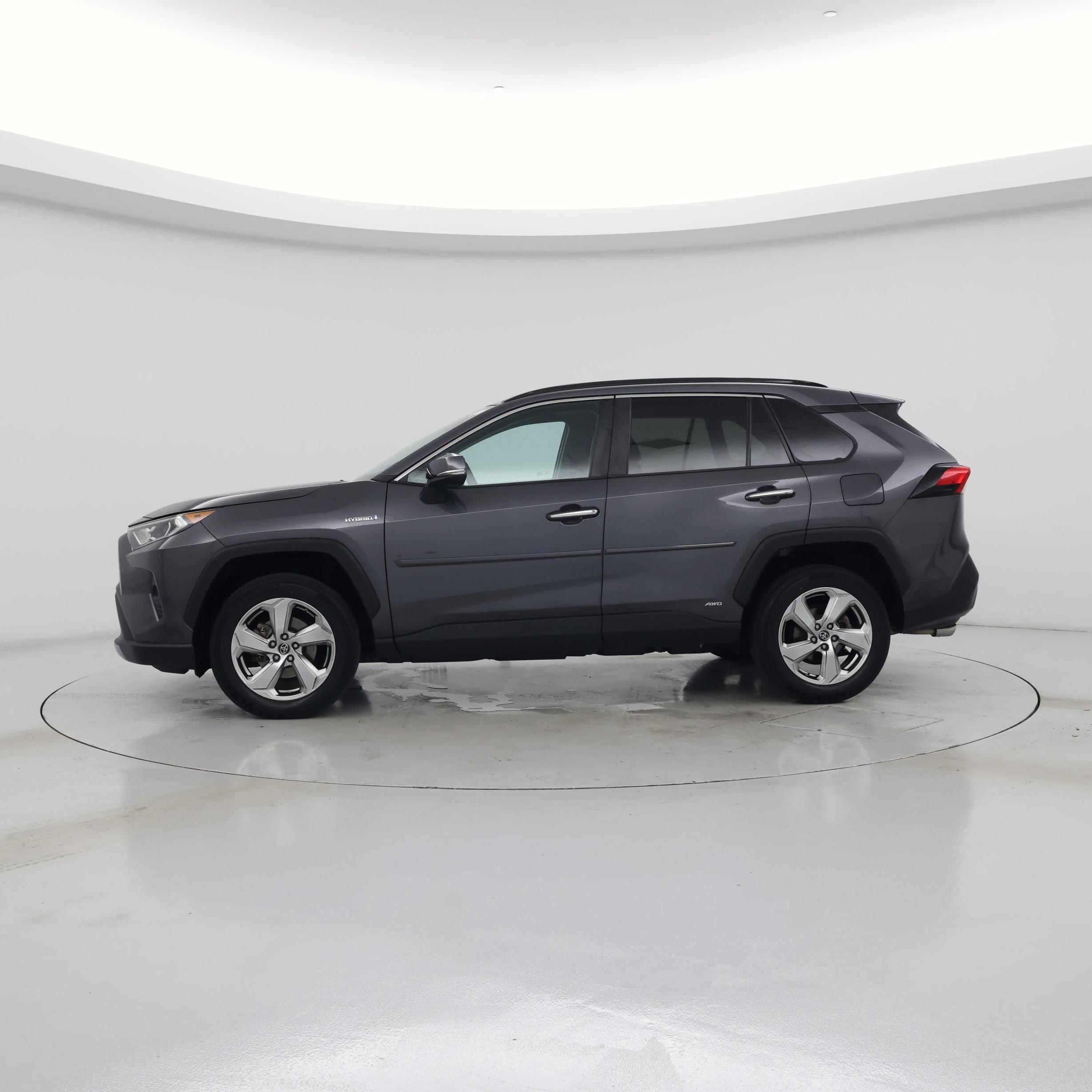 Thumbnail: 2019 Toyota RAV4 - 3