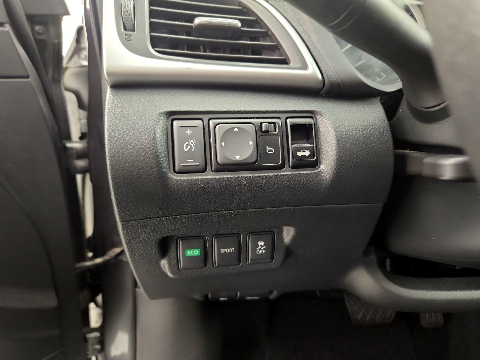 Thumbnail: 2016 Nissan Sentra - 13