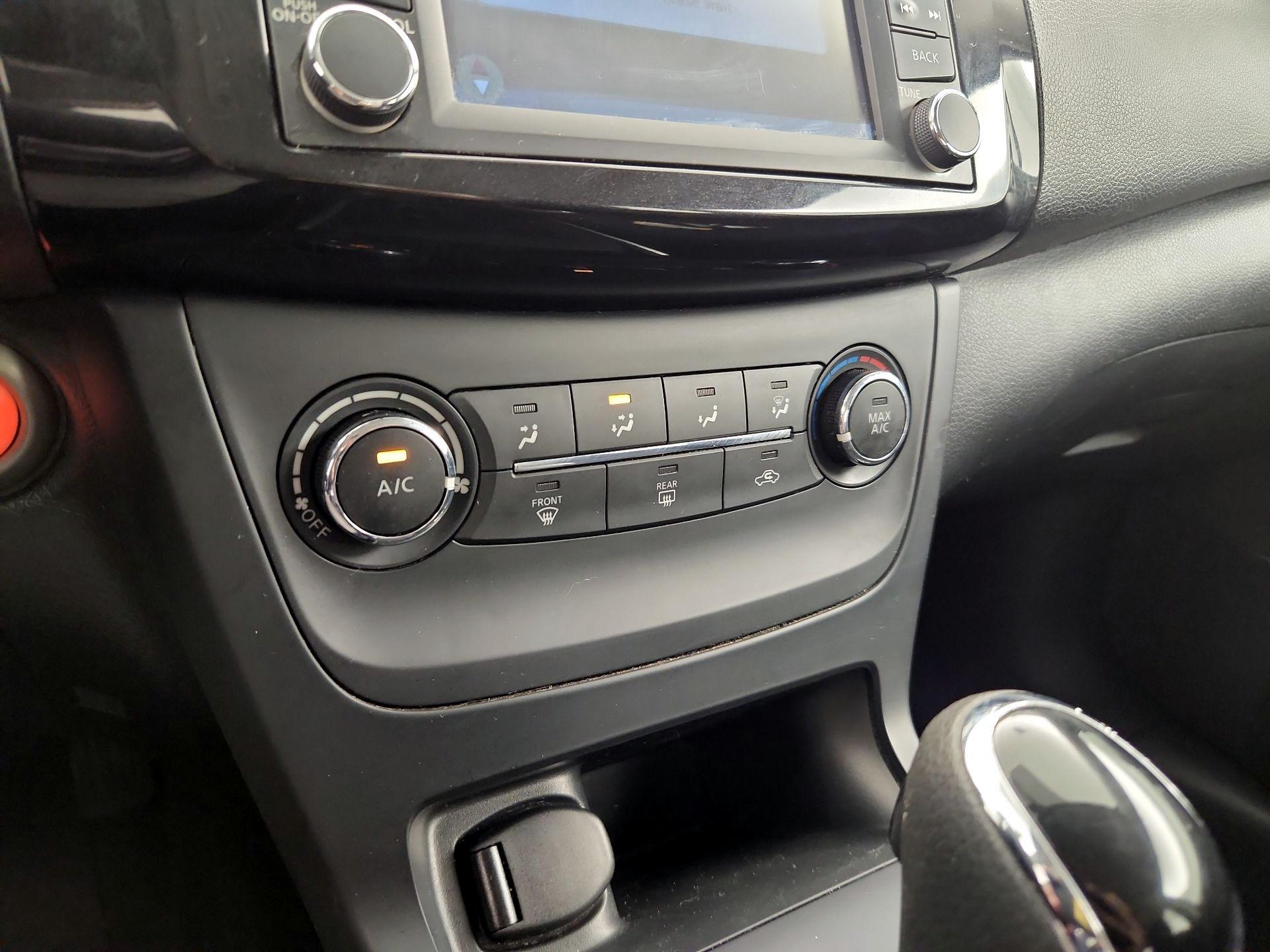 Thumbnail: 2016 Nissan Sentra - 16