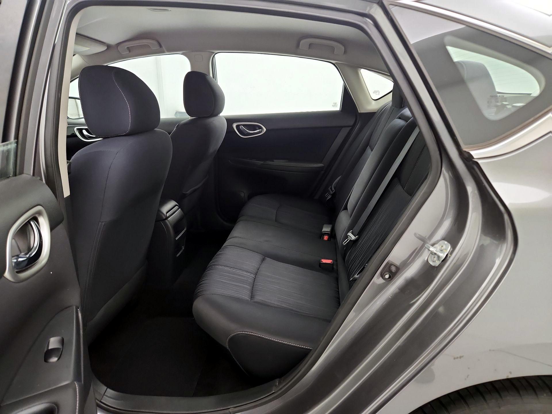 Thumbnail: 2016 Nissan Sentra - 19