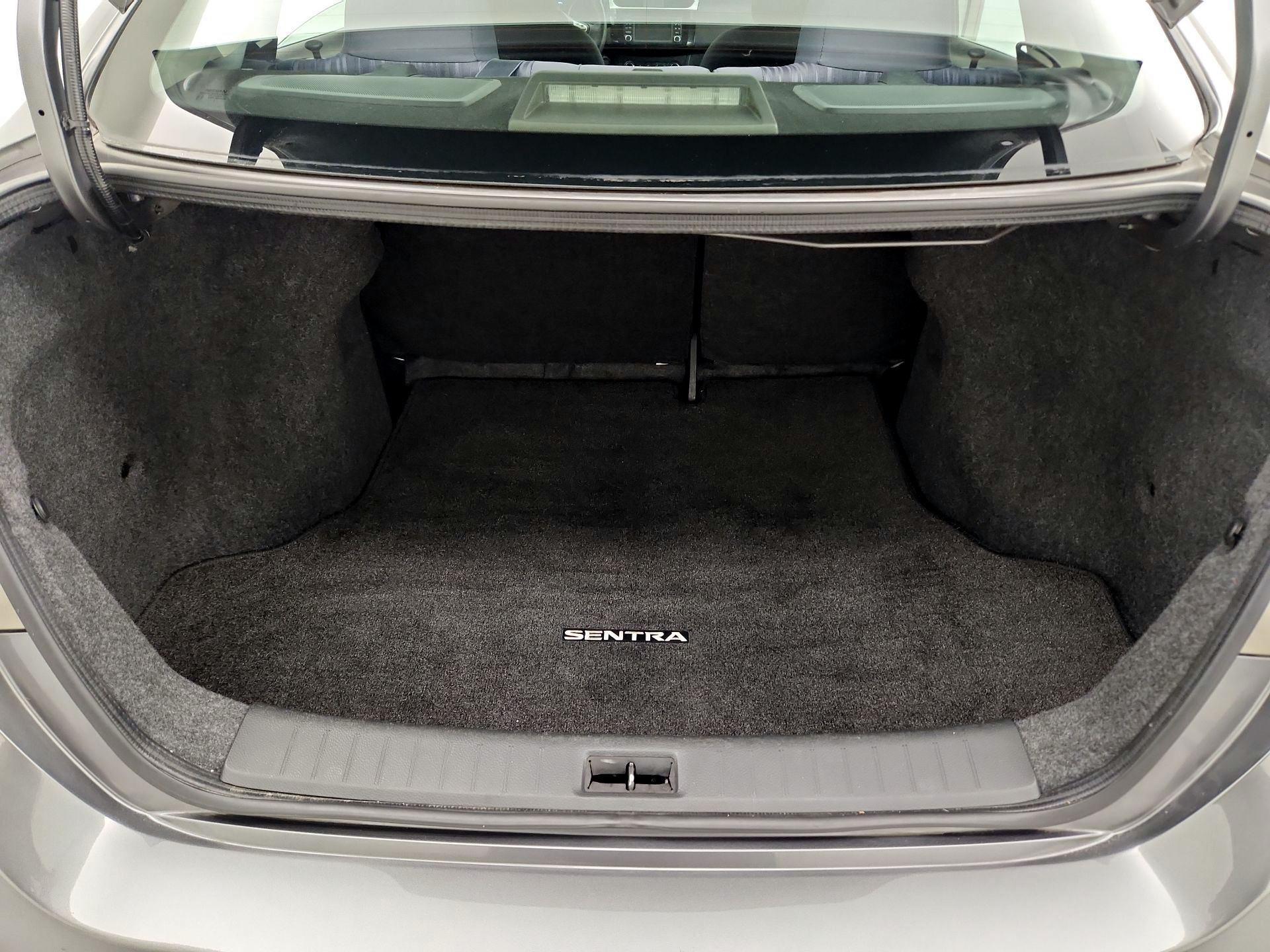 Thumbnail: 2016 Nissan Sentra - 20