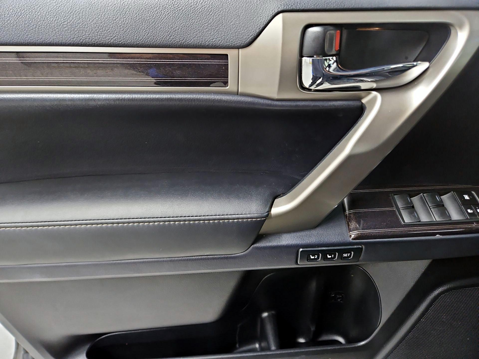 Thumbnail: 2020 Lexus GX - 12