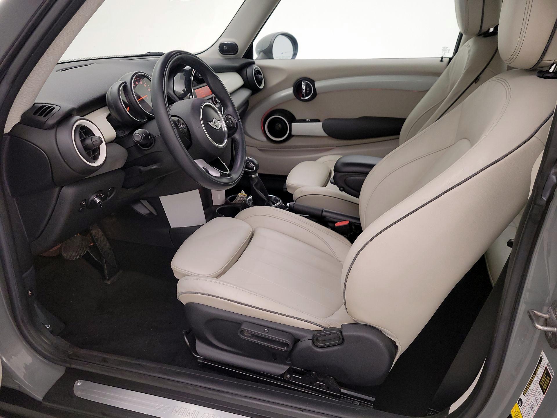 Thumbnail: 2015 MINI Cooper Hardtop - 11