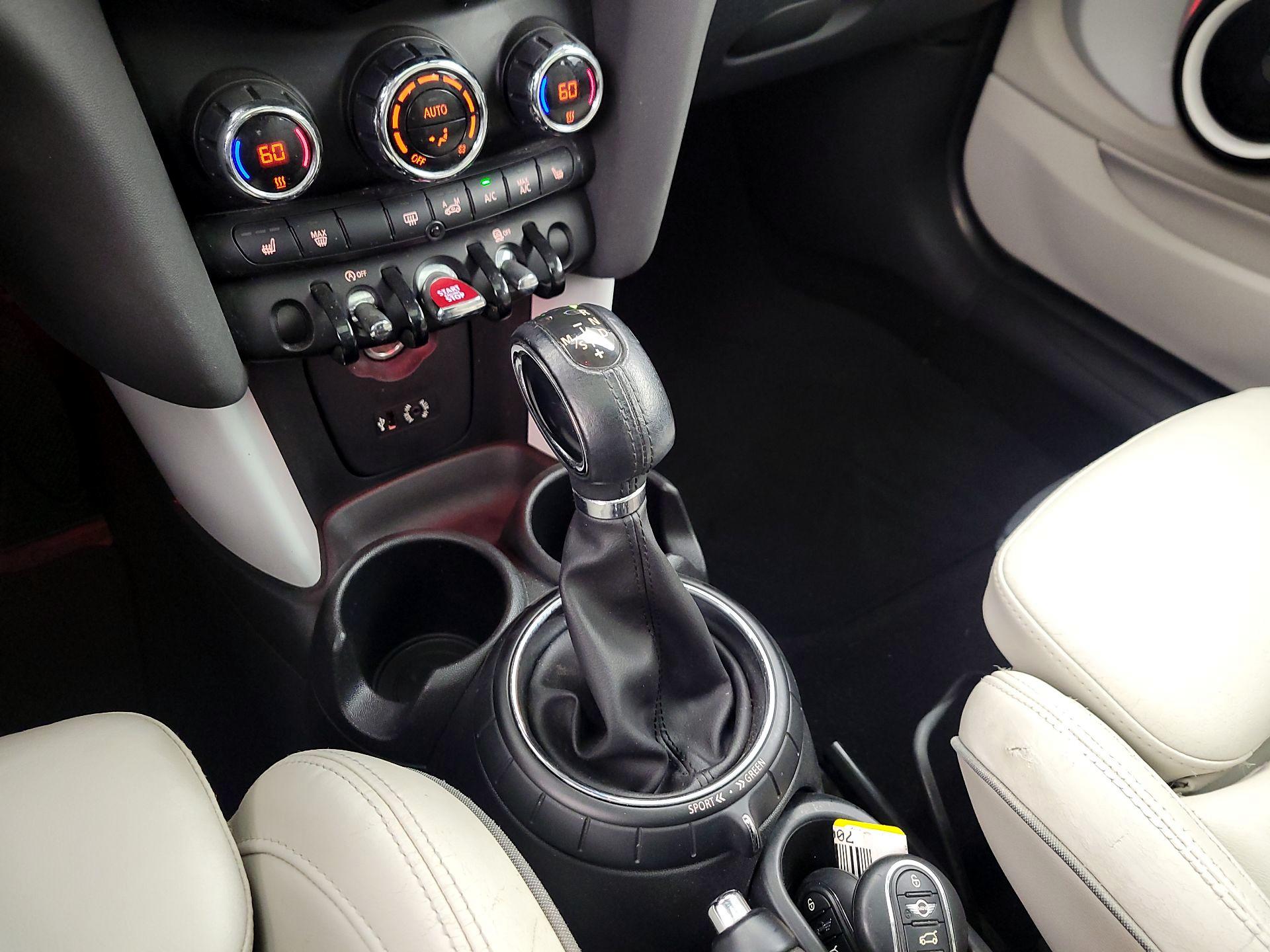 Thumbnail: 2015 MINI Cooper Hardtop - 16