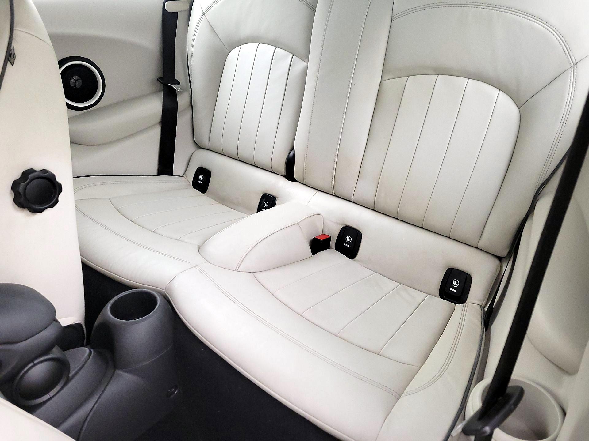 Thumbnail: 2015 MINI Cooper Hardtop - 19