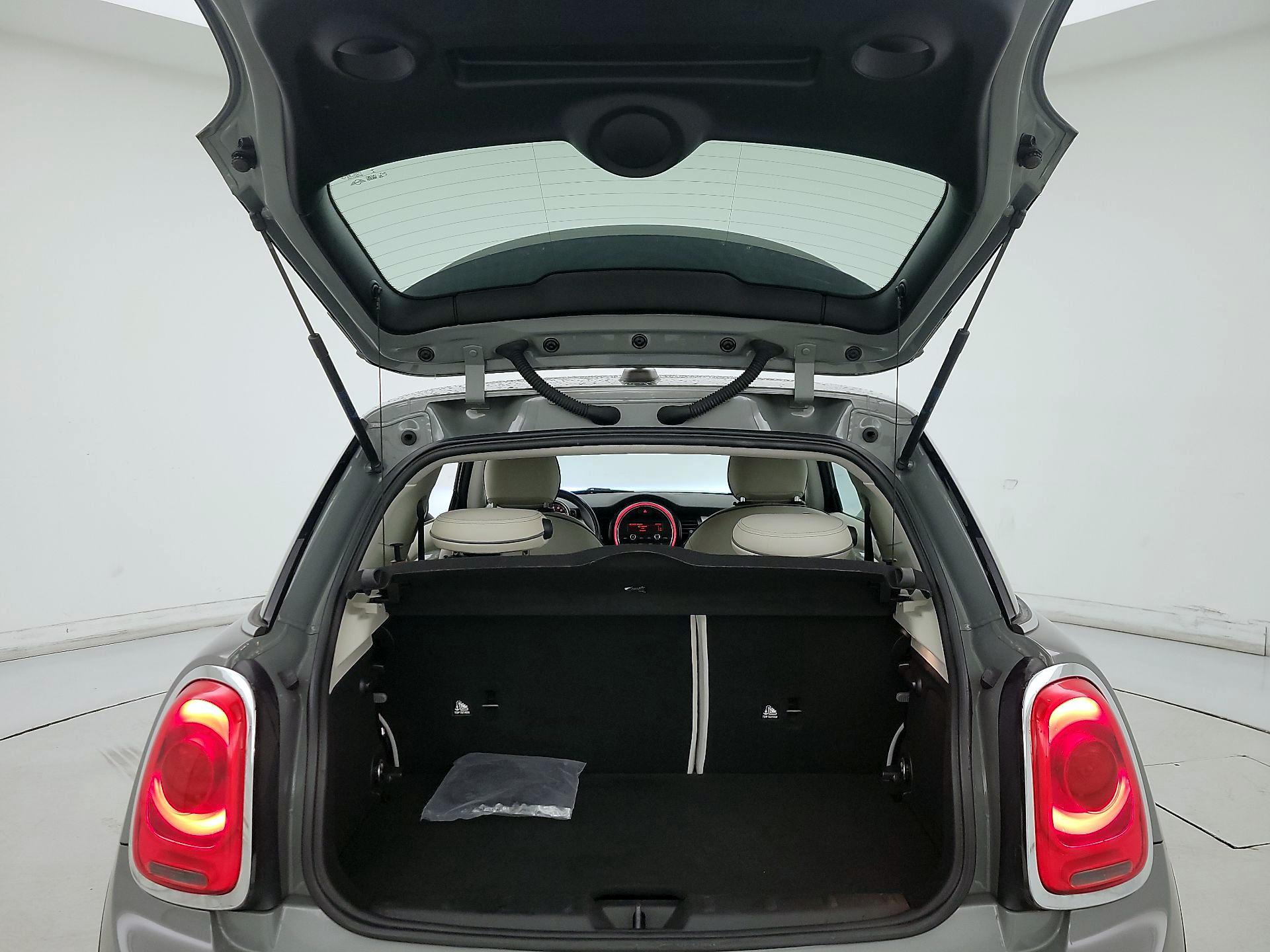Thumbnail: 2015 MINI Cooper Hardtop - 20