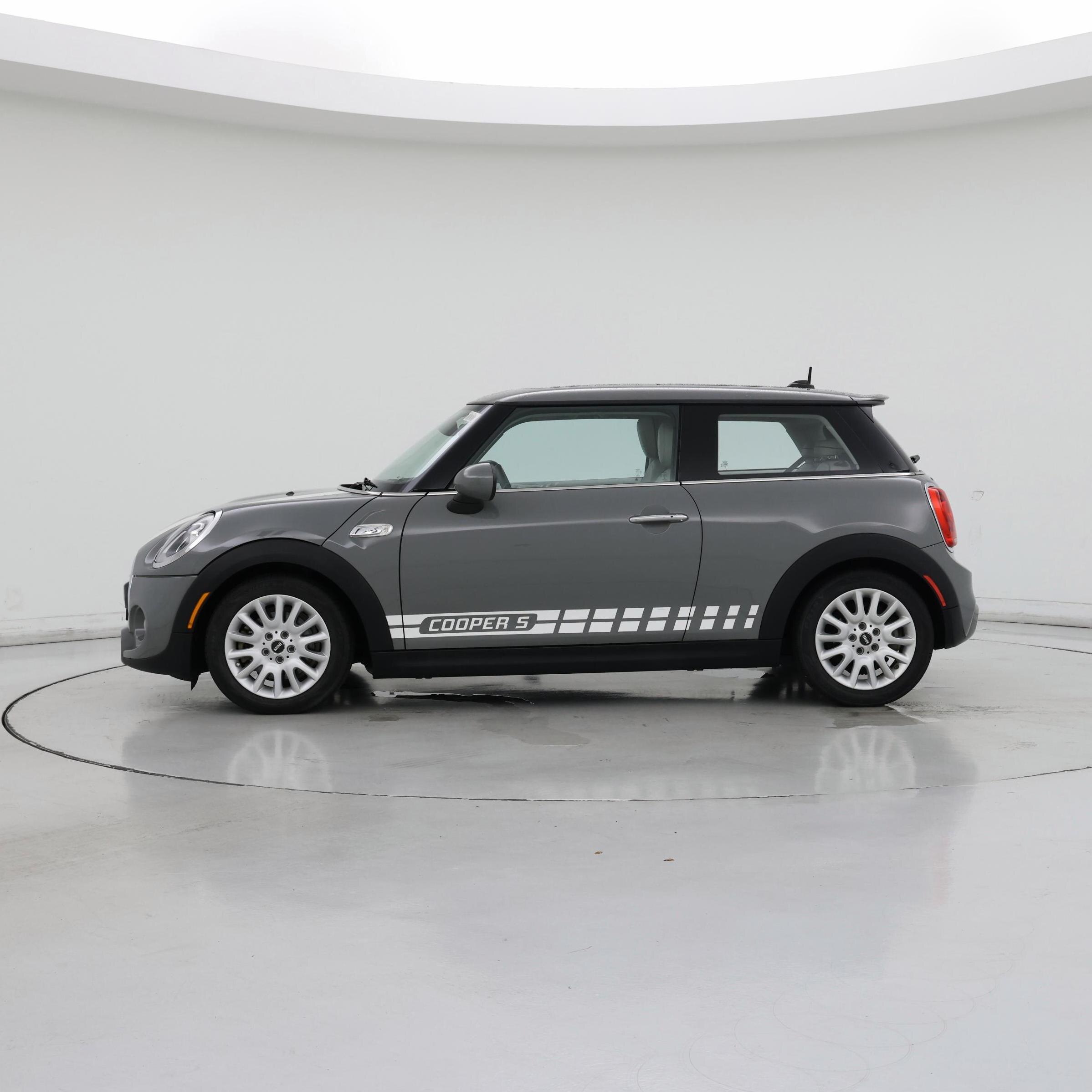 Thumbnail: 2015 MINI Cooper Hardtop - 3