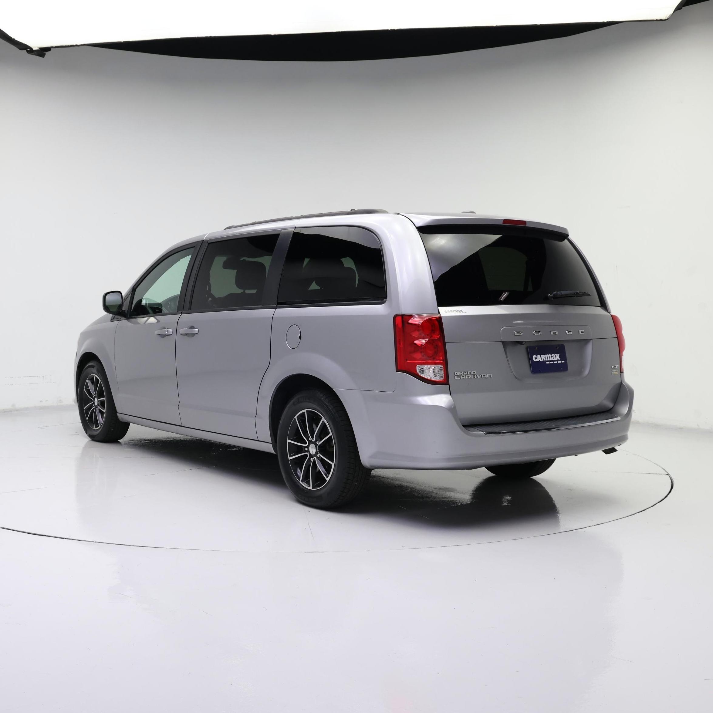 Thumbnail: 2018 Dodge Grand Caravan - 2