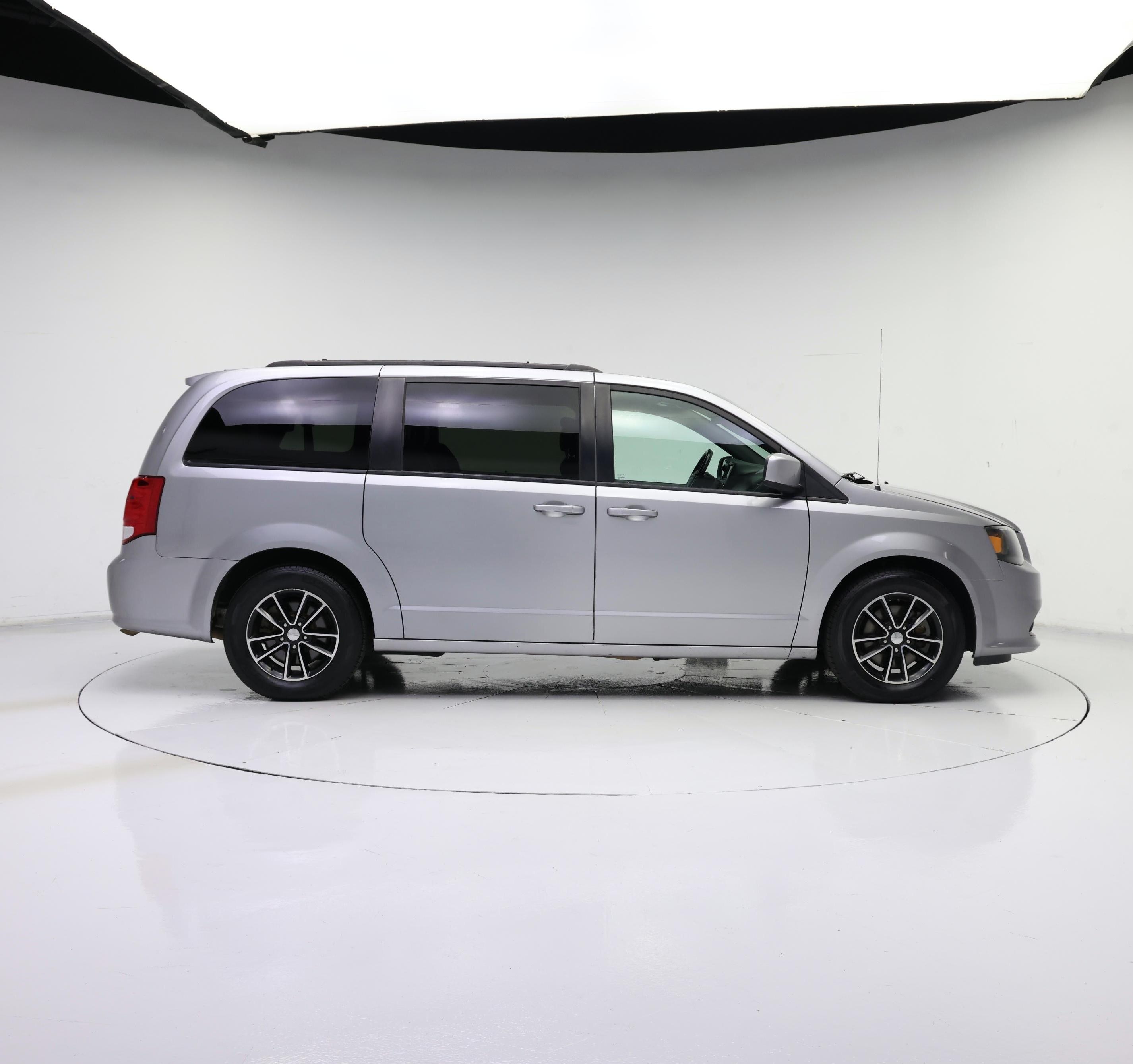 Thumbnail: 2018 Dodge Grand Caravan - 7