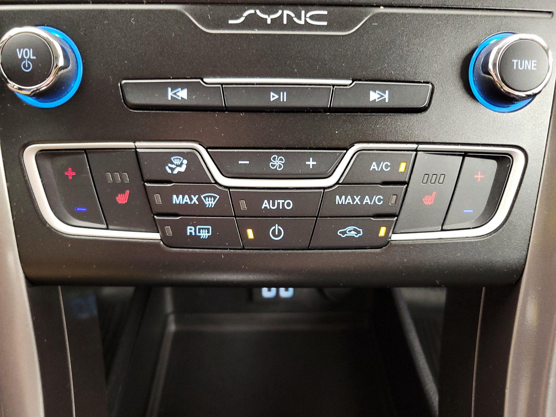 Thumbnail: 2019 Ford Fusion - 16