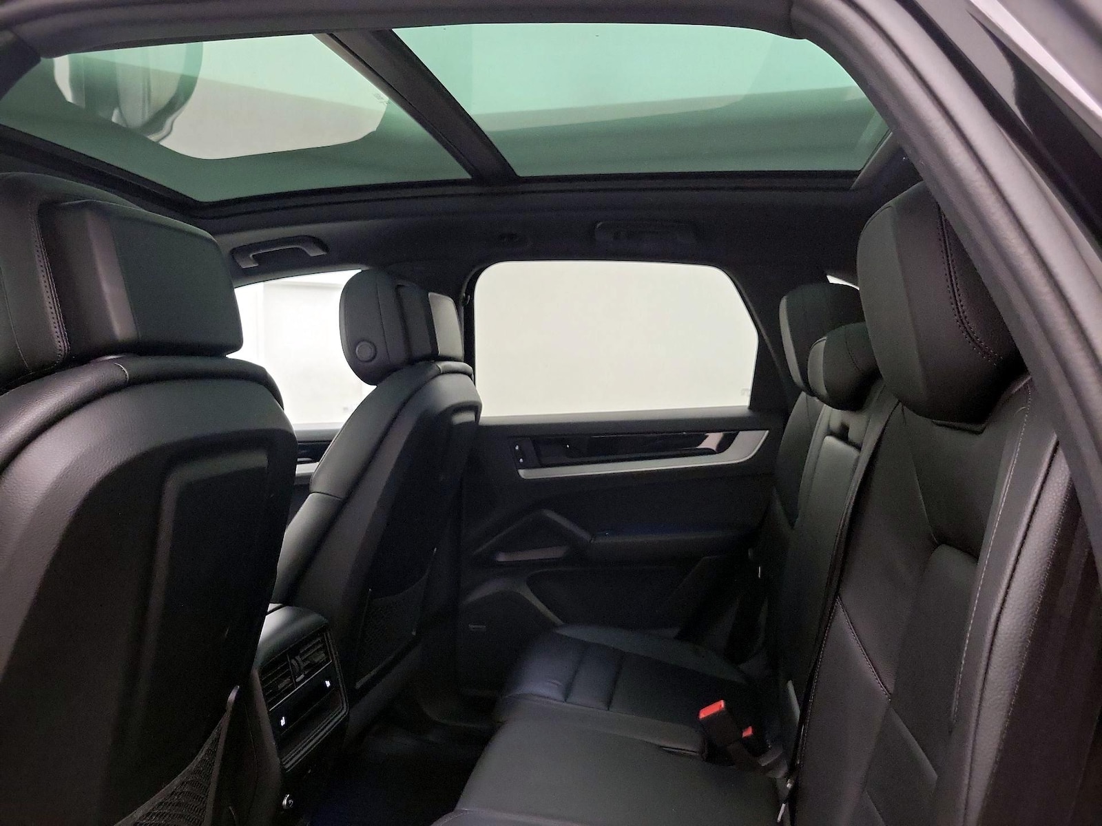 2024 Porsche Cayenne Base - Photo 25