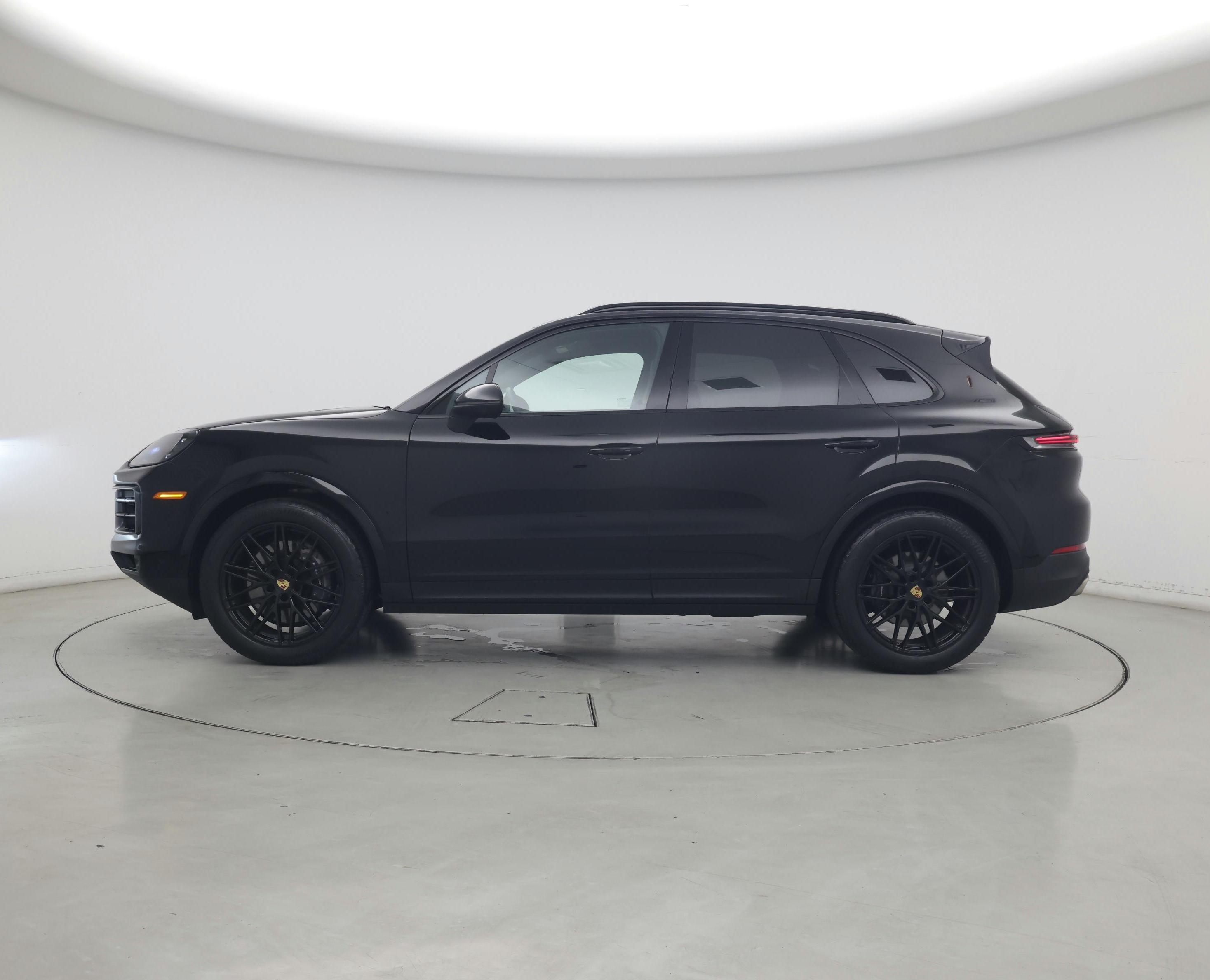 Thumbnail: 2024 Porsche Cayenne - 3
