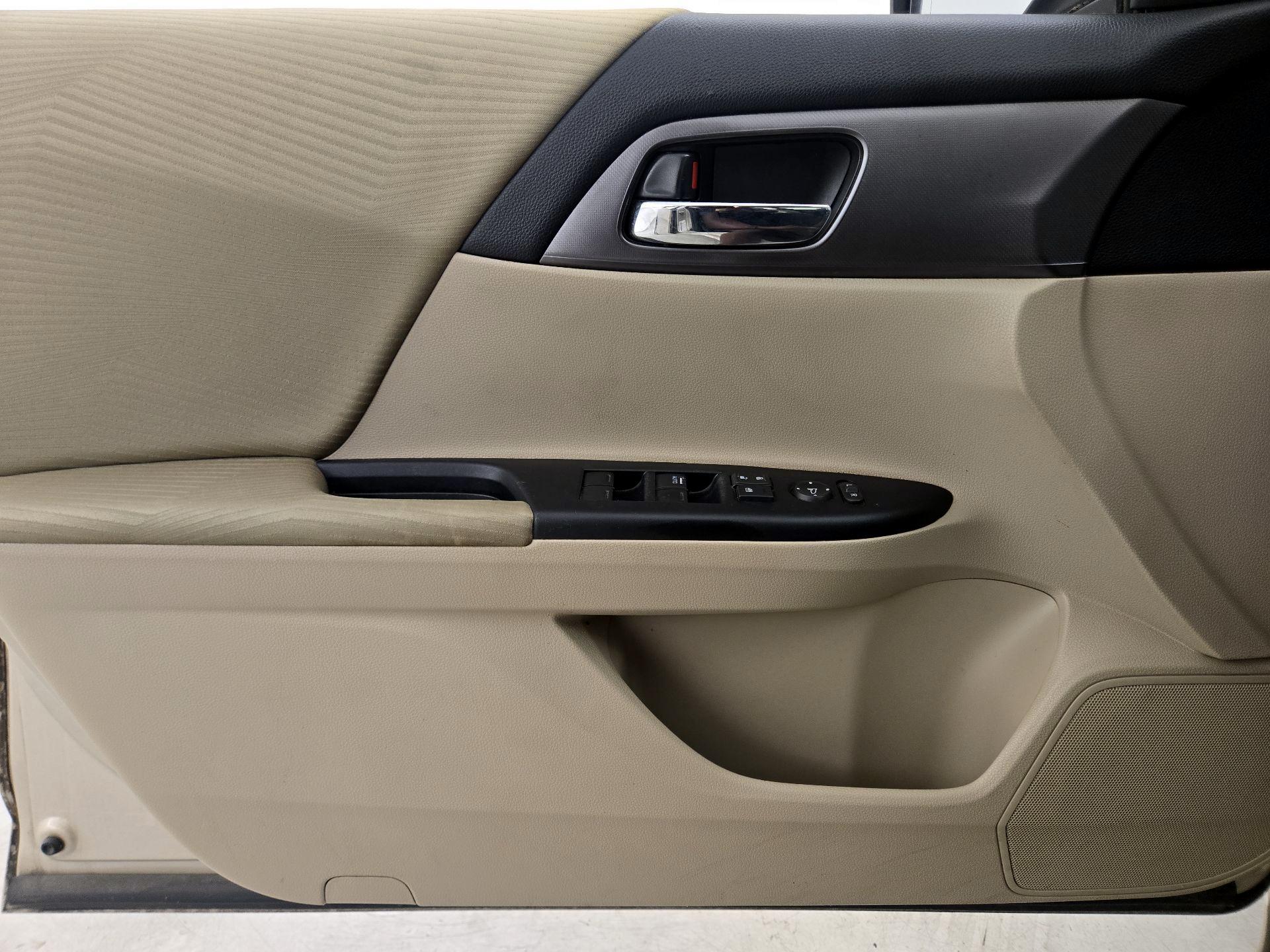 Thumbnail: 2015 Honda Accord - 12