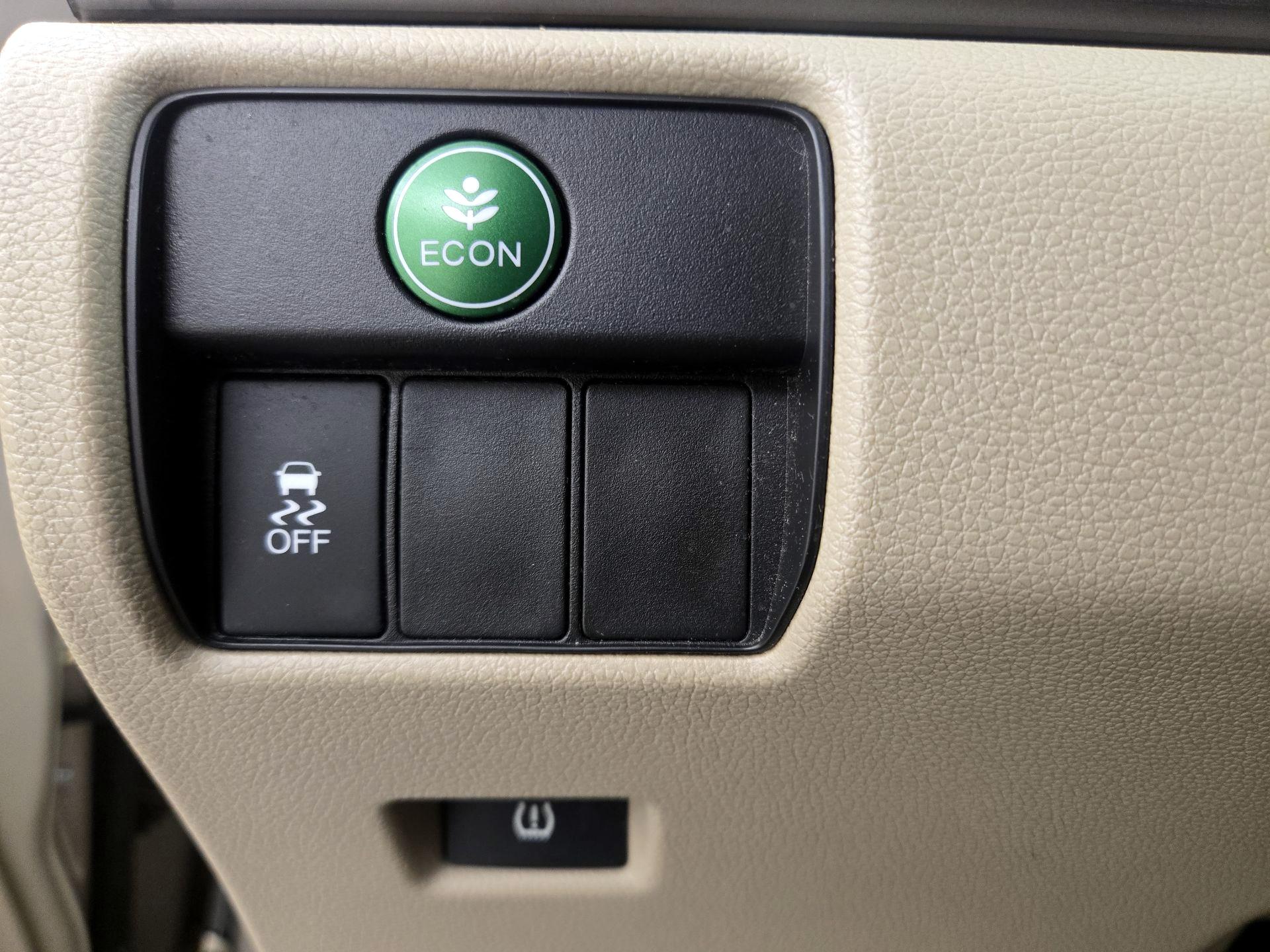 Thumbnail: 2015 Honda Accord - 13